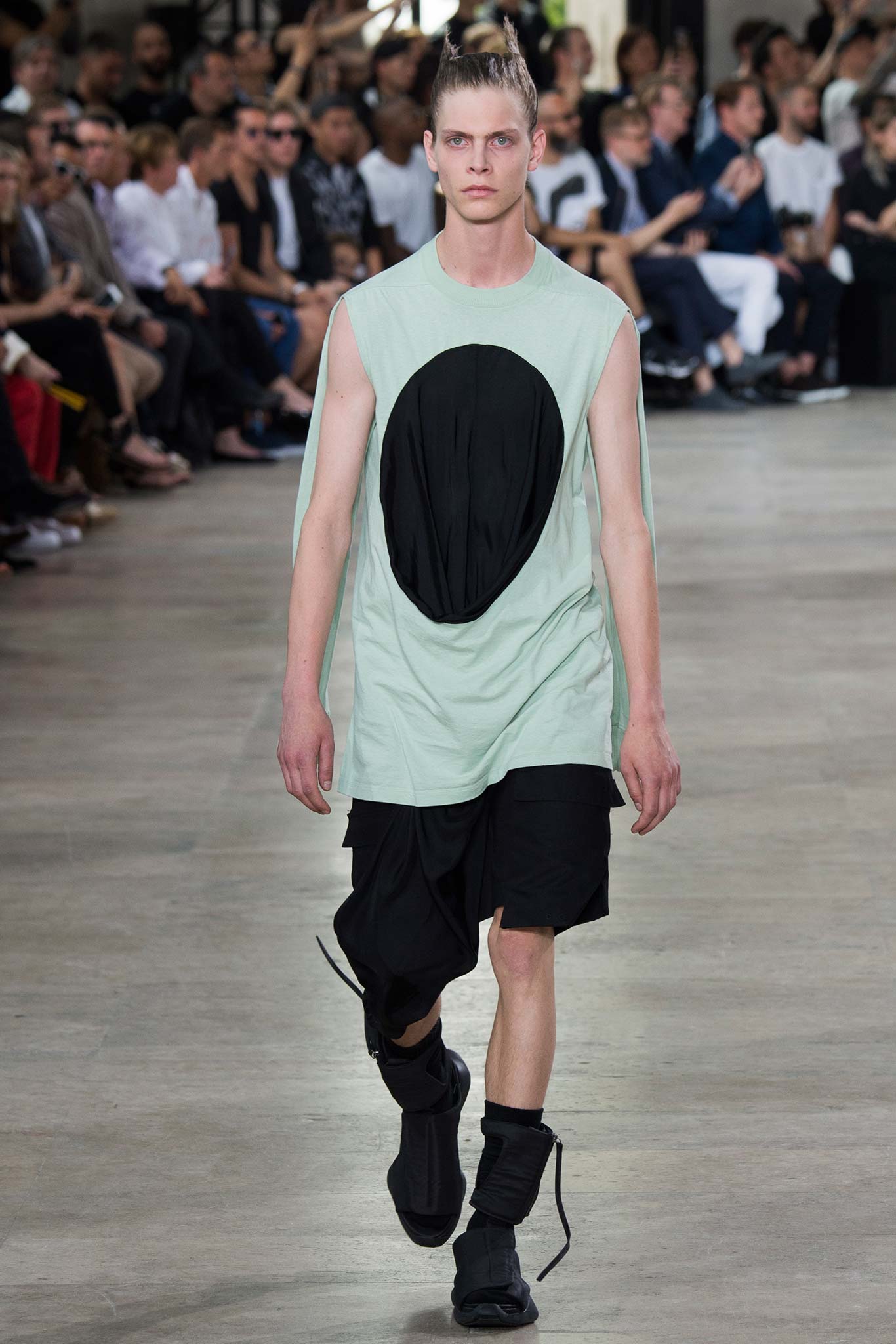 Rick Owens S/S 16 Menswear Look 19