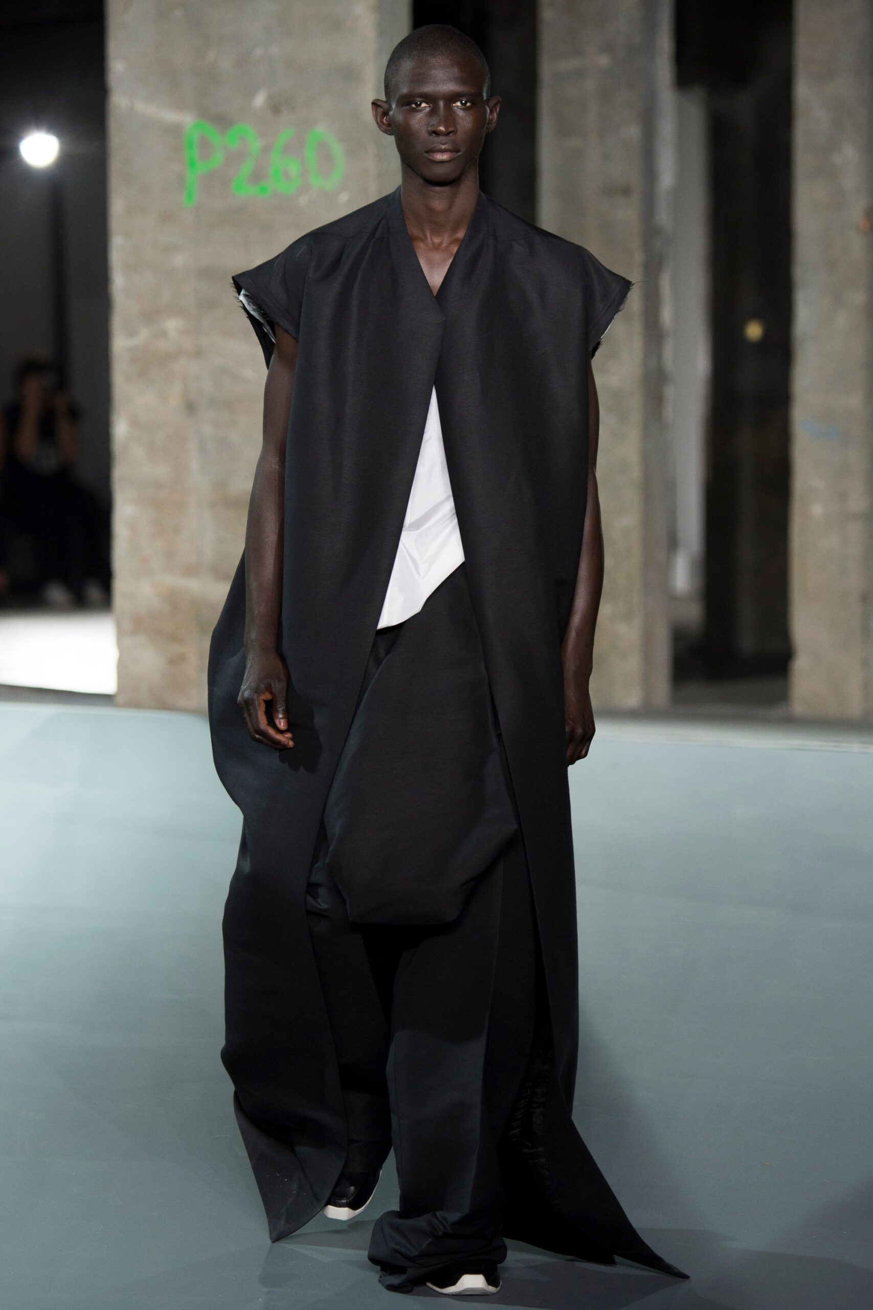 Rick Owens S/S 17 Menswear Look 30