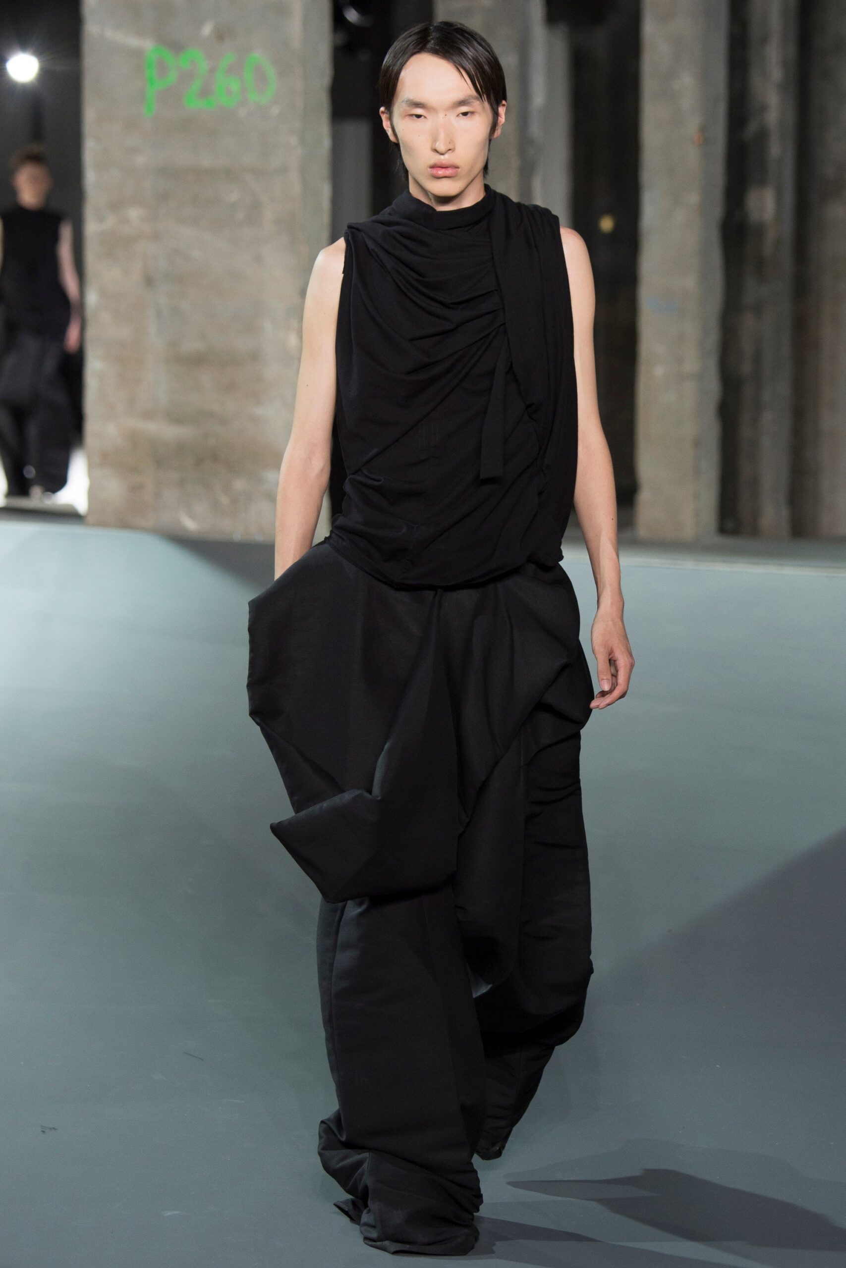 Rick Owens S/S 17 Menswear Look 35