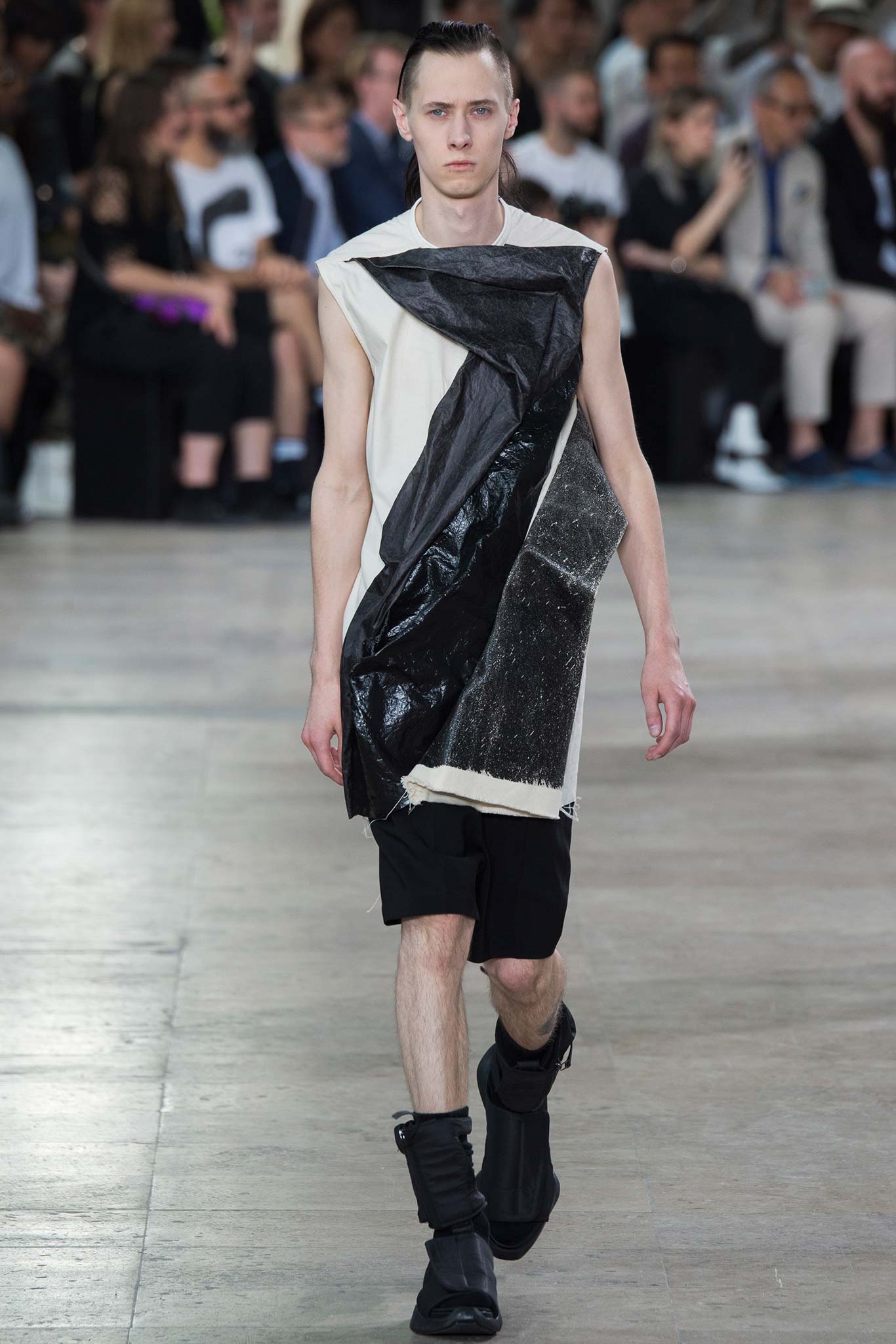 Rick Owens S/S 16 Menswear Look 26