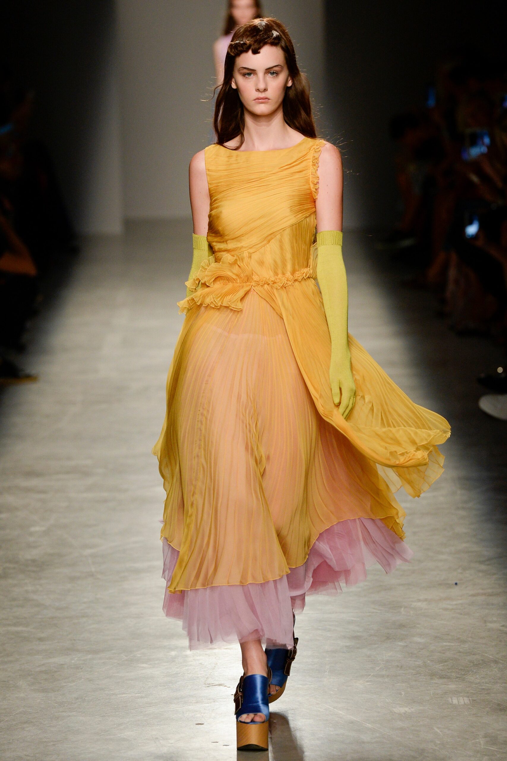 Rochas S/S 17 Look 1