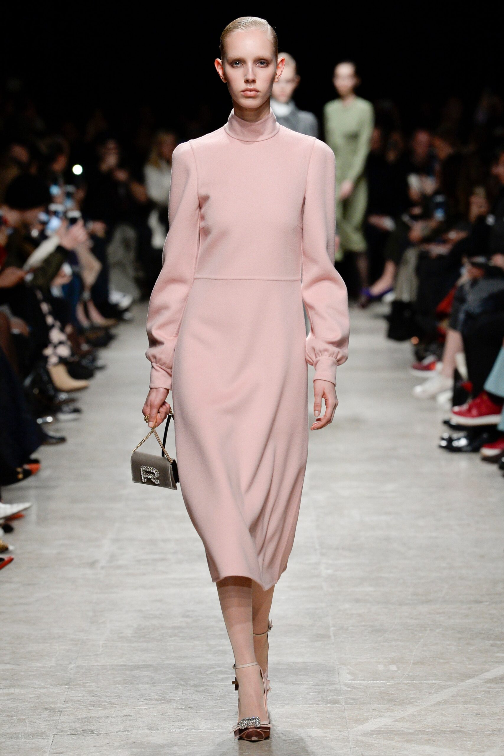 Rochas F/W 17 Look 1
