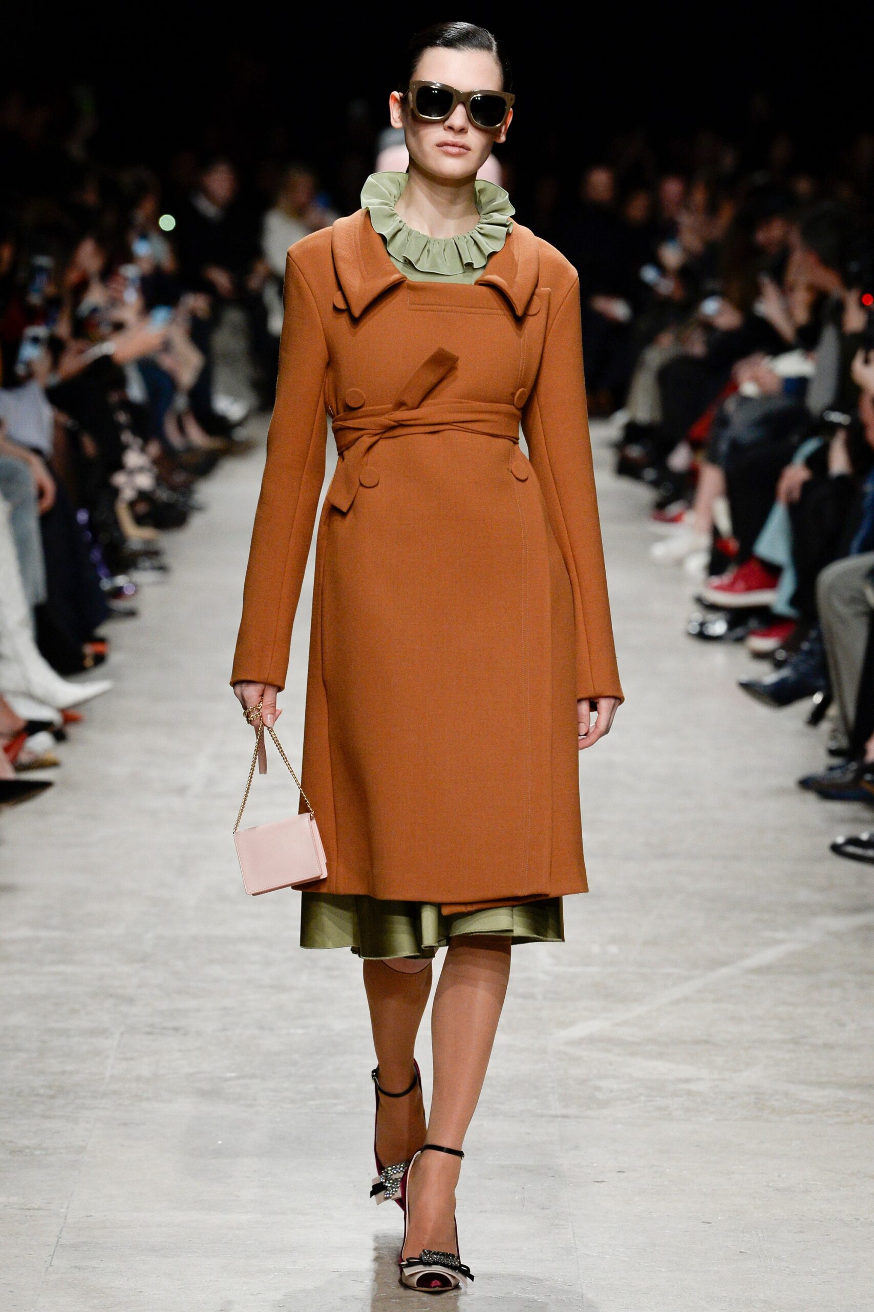 Rochas F/W 17 Look 9