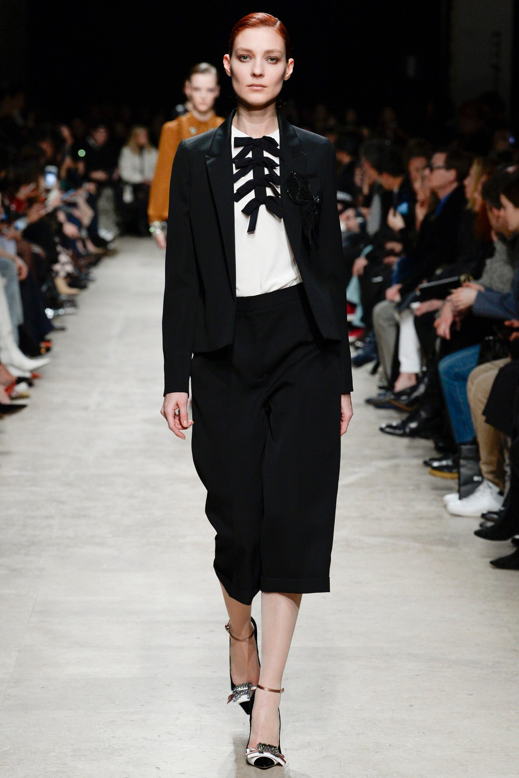 Rochas F/W 17 Look 13