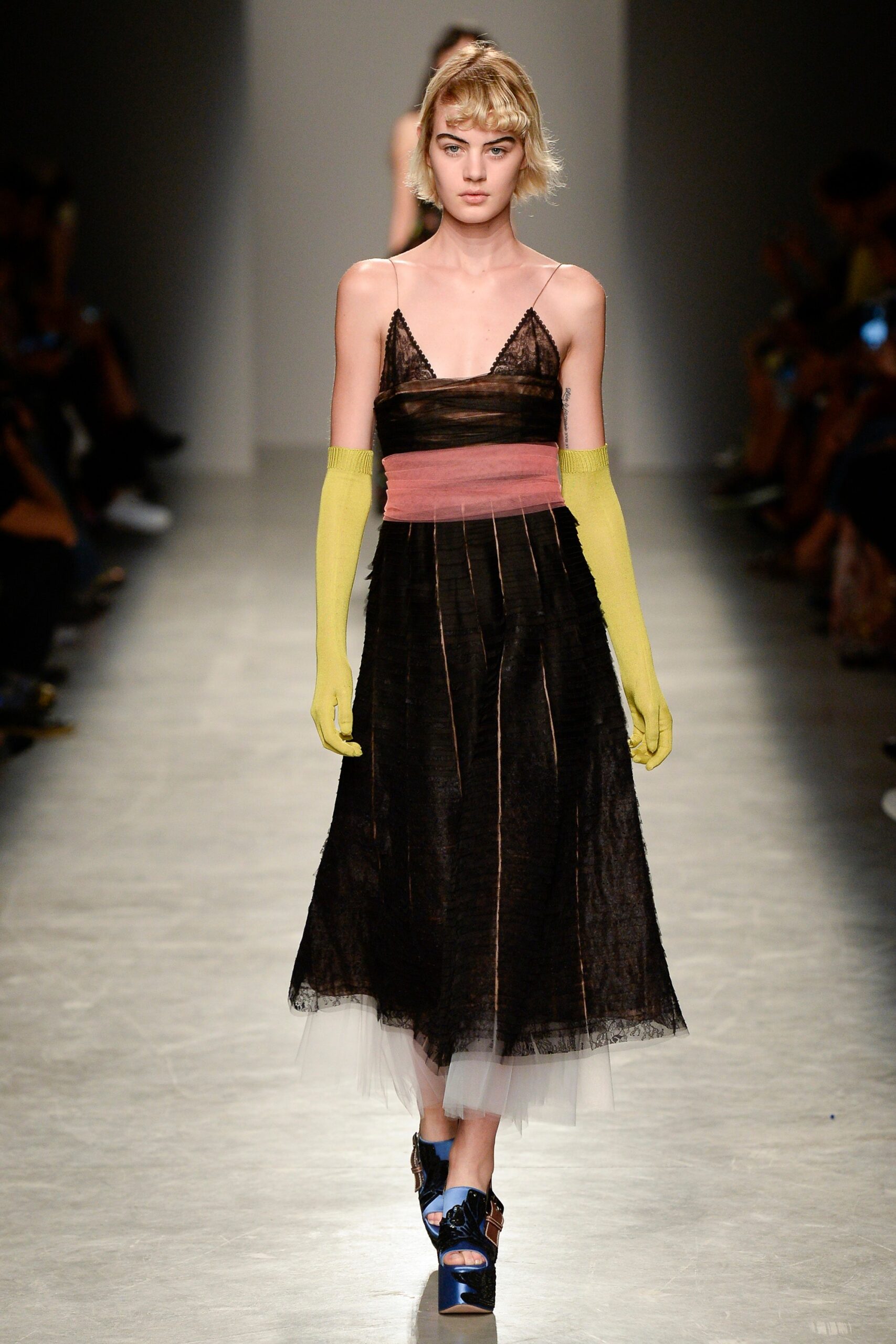 Rochas S/S 17 Look 22