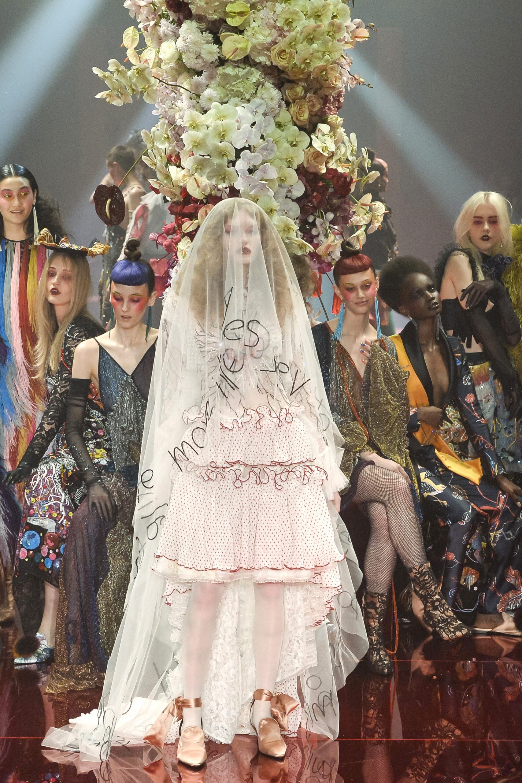 Romance Was Born Australia Resort 18 Look 34