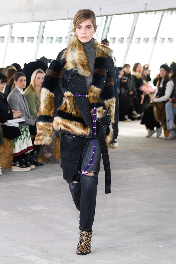 Sacai F/W 18 Look 32