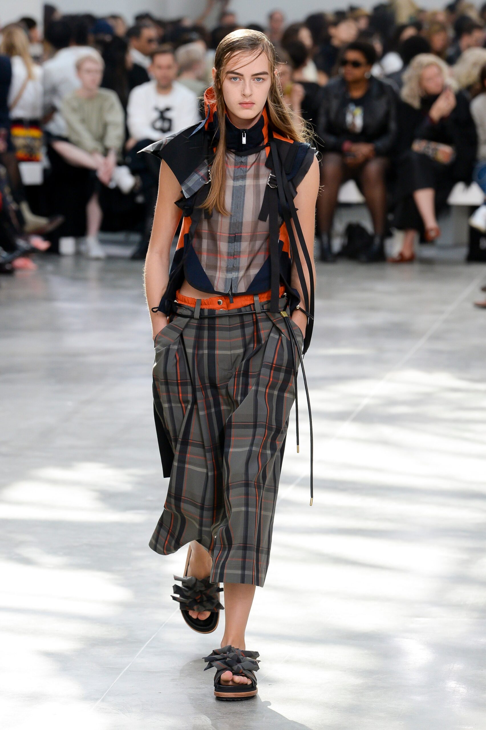 Sacai S/S 19 Look 25