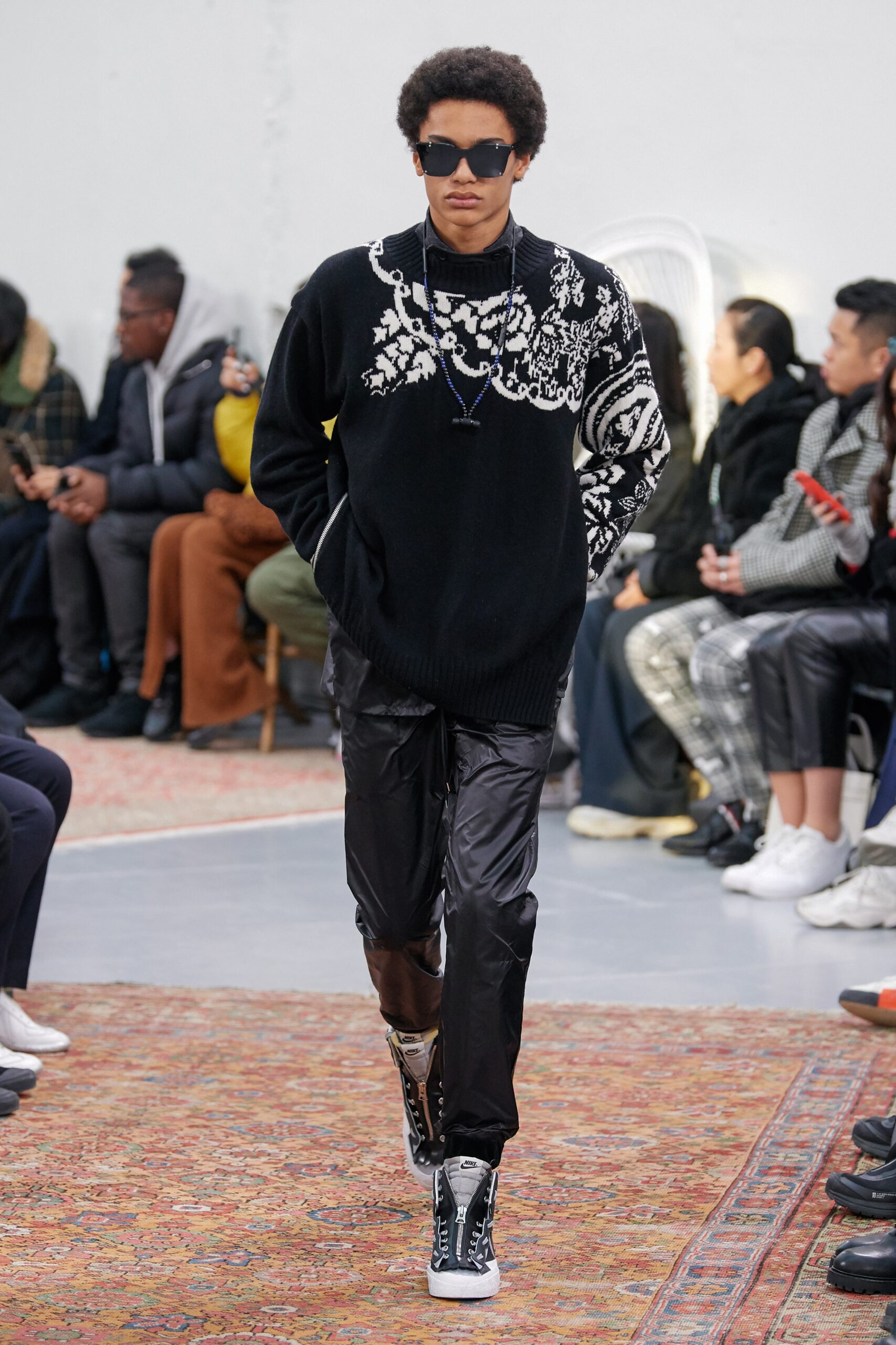 Sacai F/W 19 Look 39
