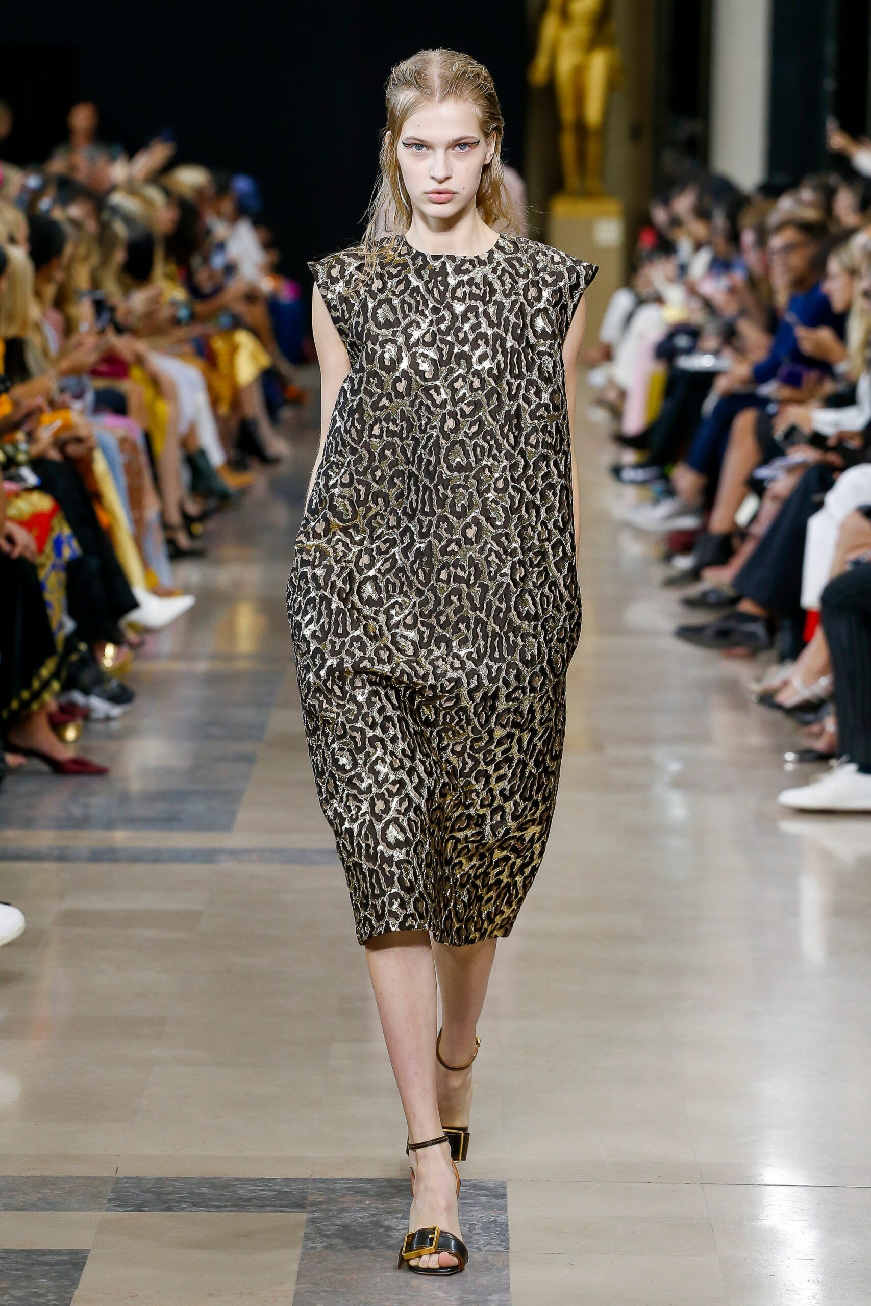 Rochas S/S 19 Look 1