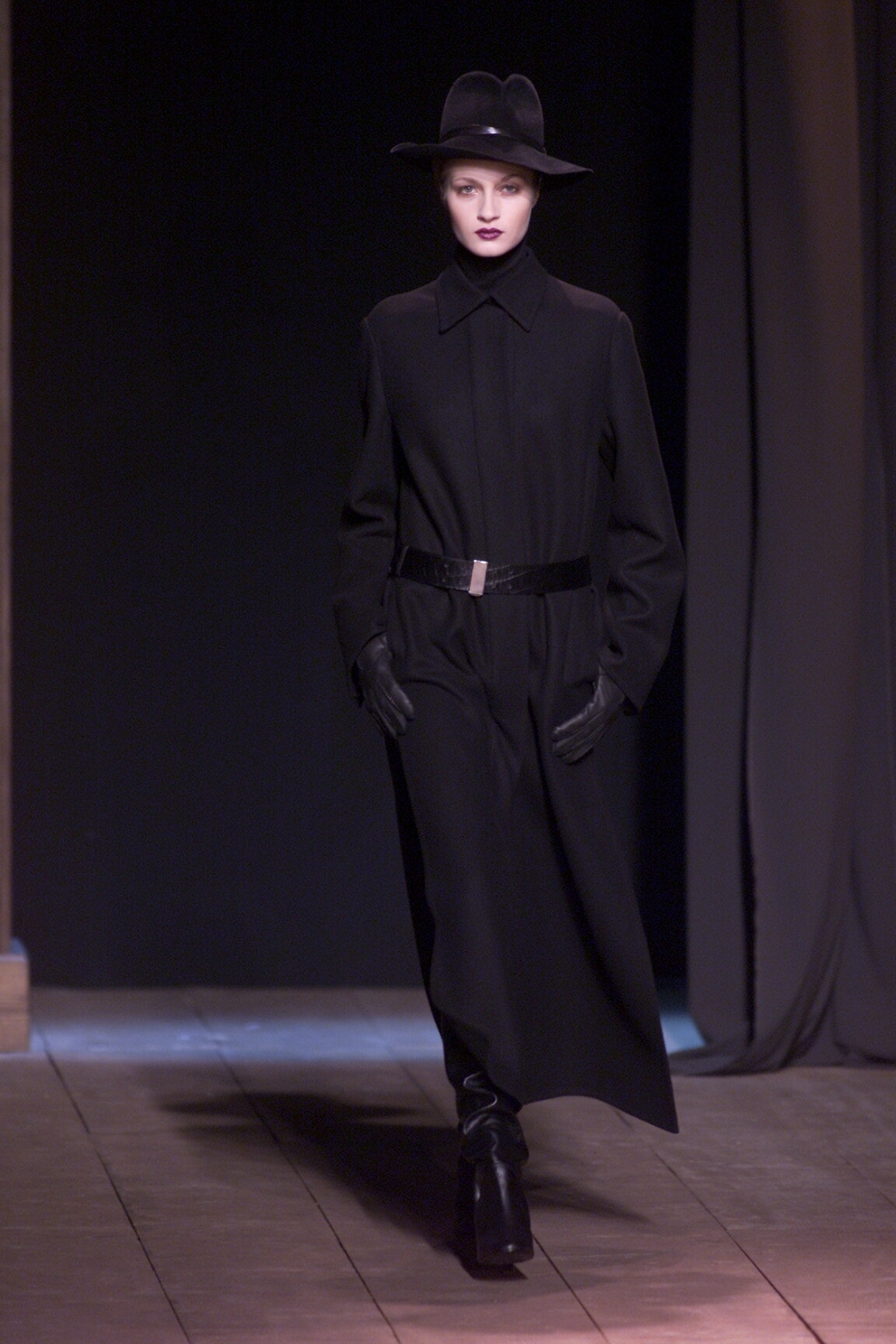 Saint Laurent F/W 00 Look 2