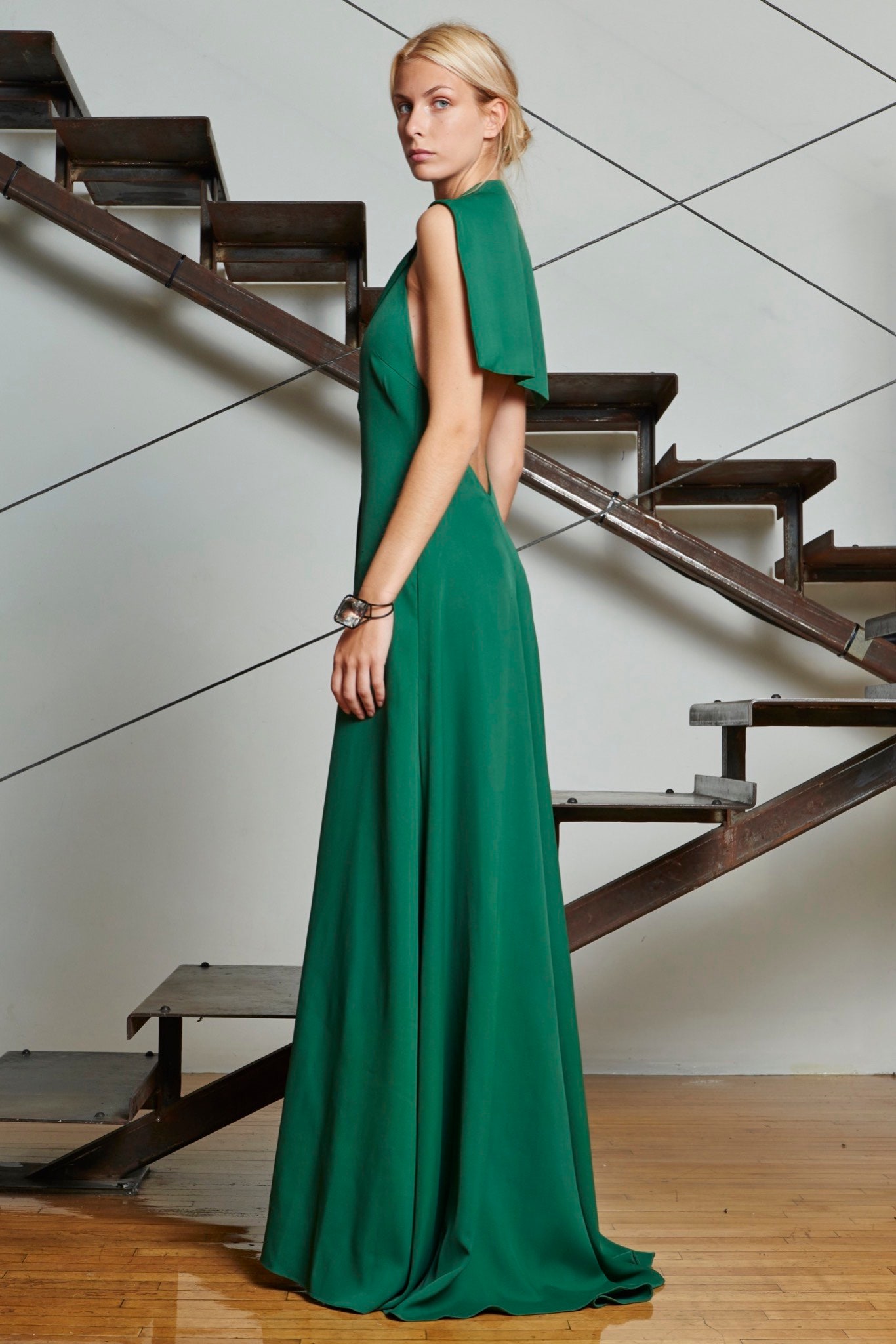 Rosie Assoulin Resort 16 Look 28