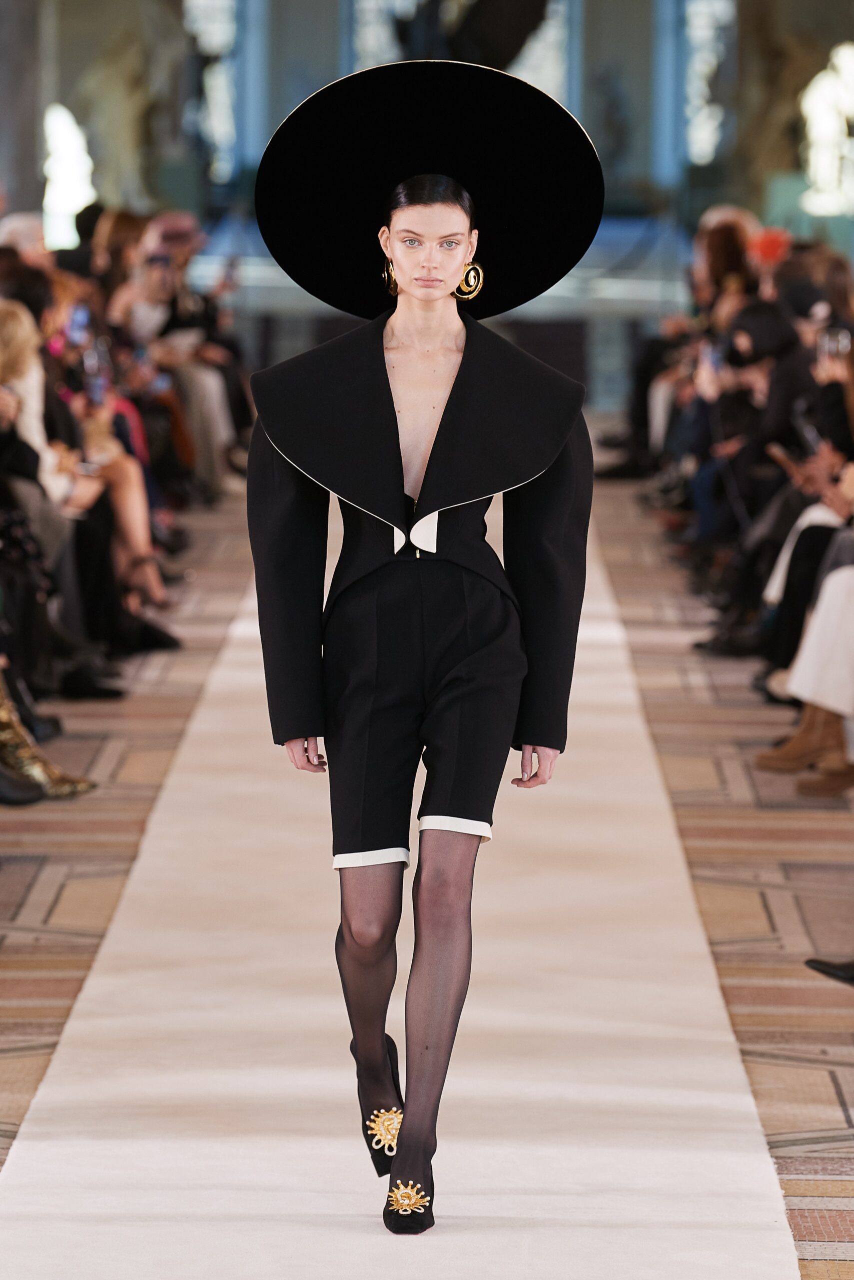 Schiaparelli Spring 2022 Couture