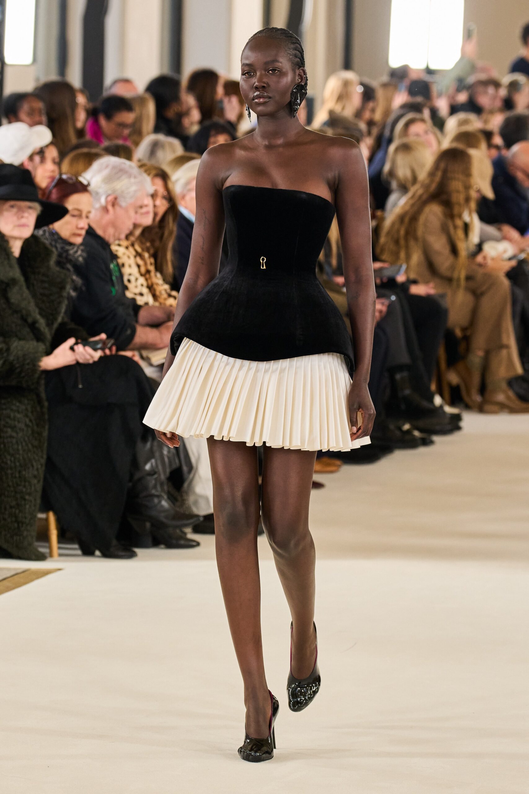 Schiaparelli S/S 23 Couture Look 2