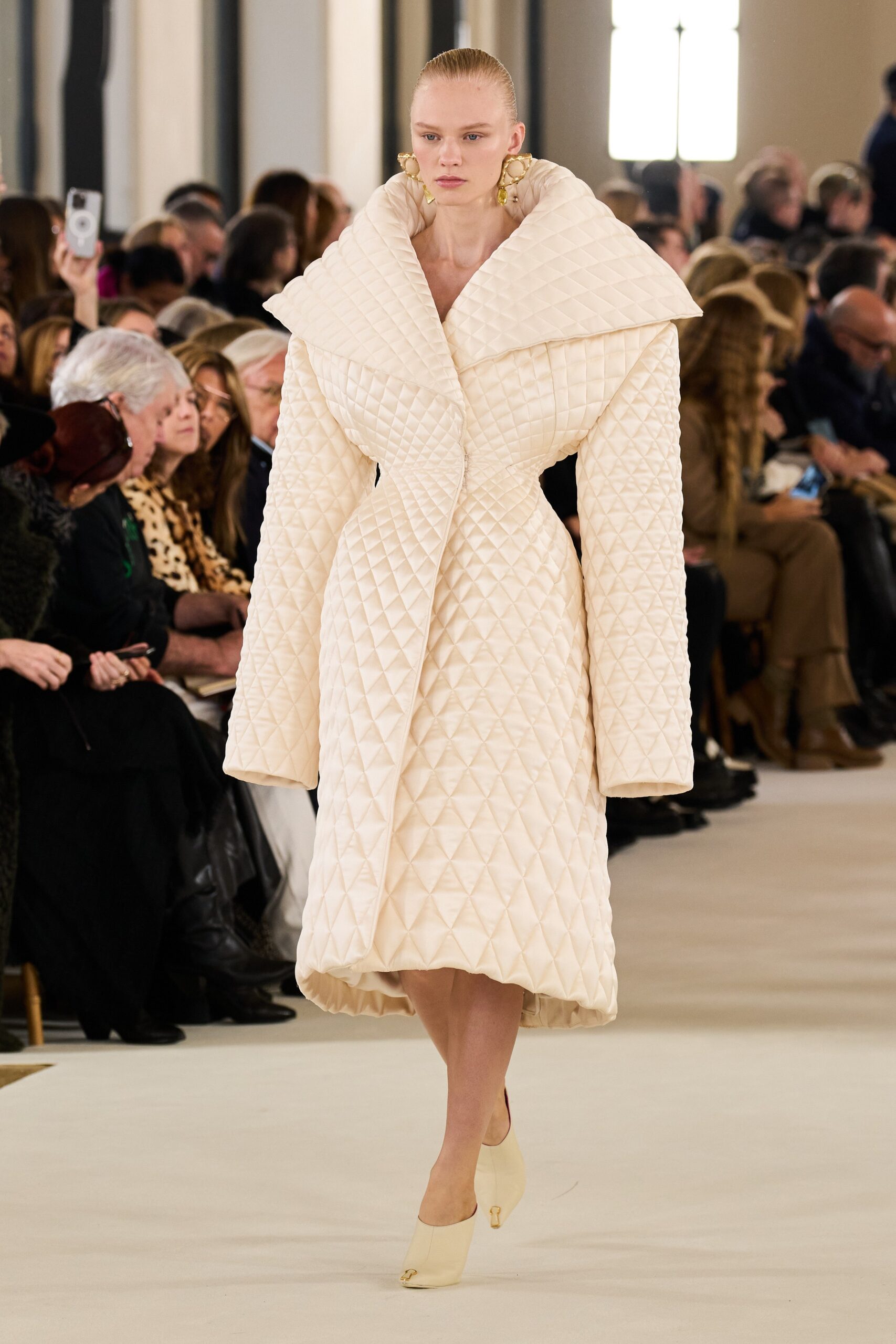 Schiaparelli S/S 23 Couture Look 3