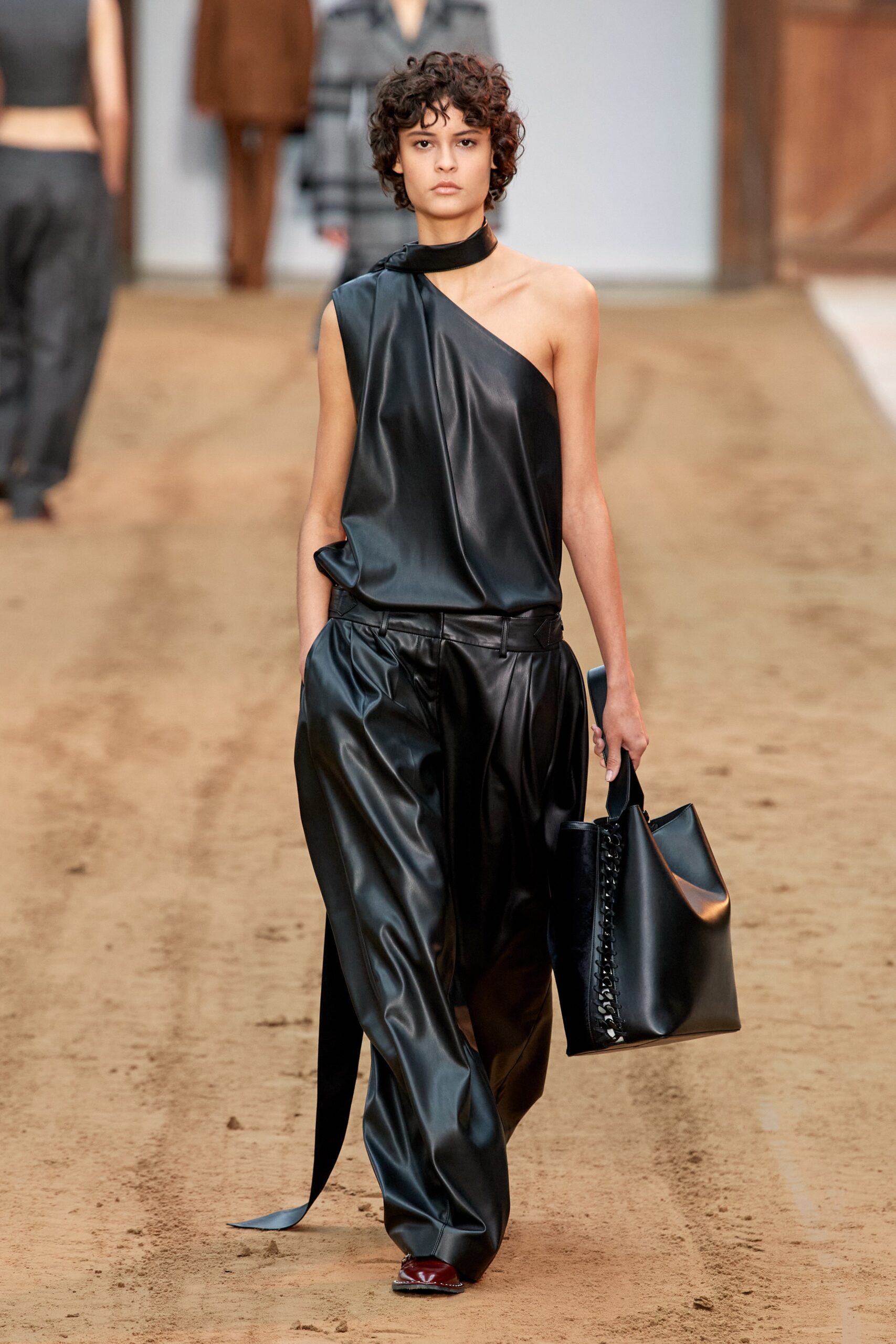 Stella McCartney F/W 23 Look 4