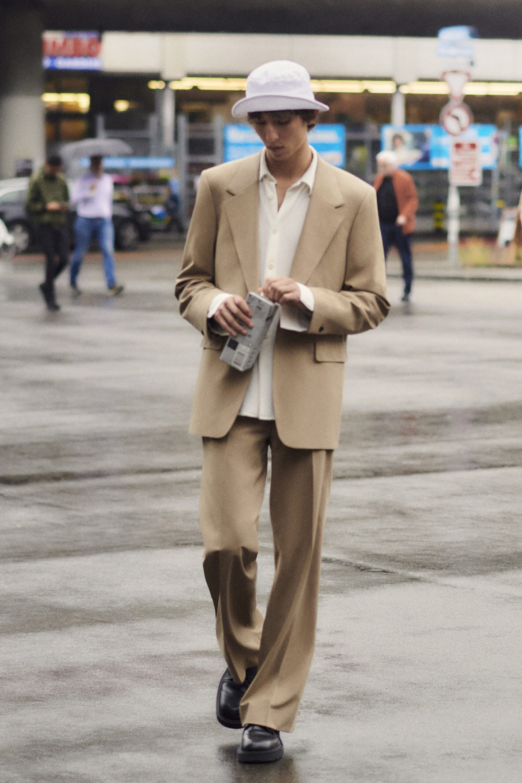 Sandro S/S 22 Menswear Look 5