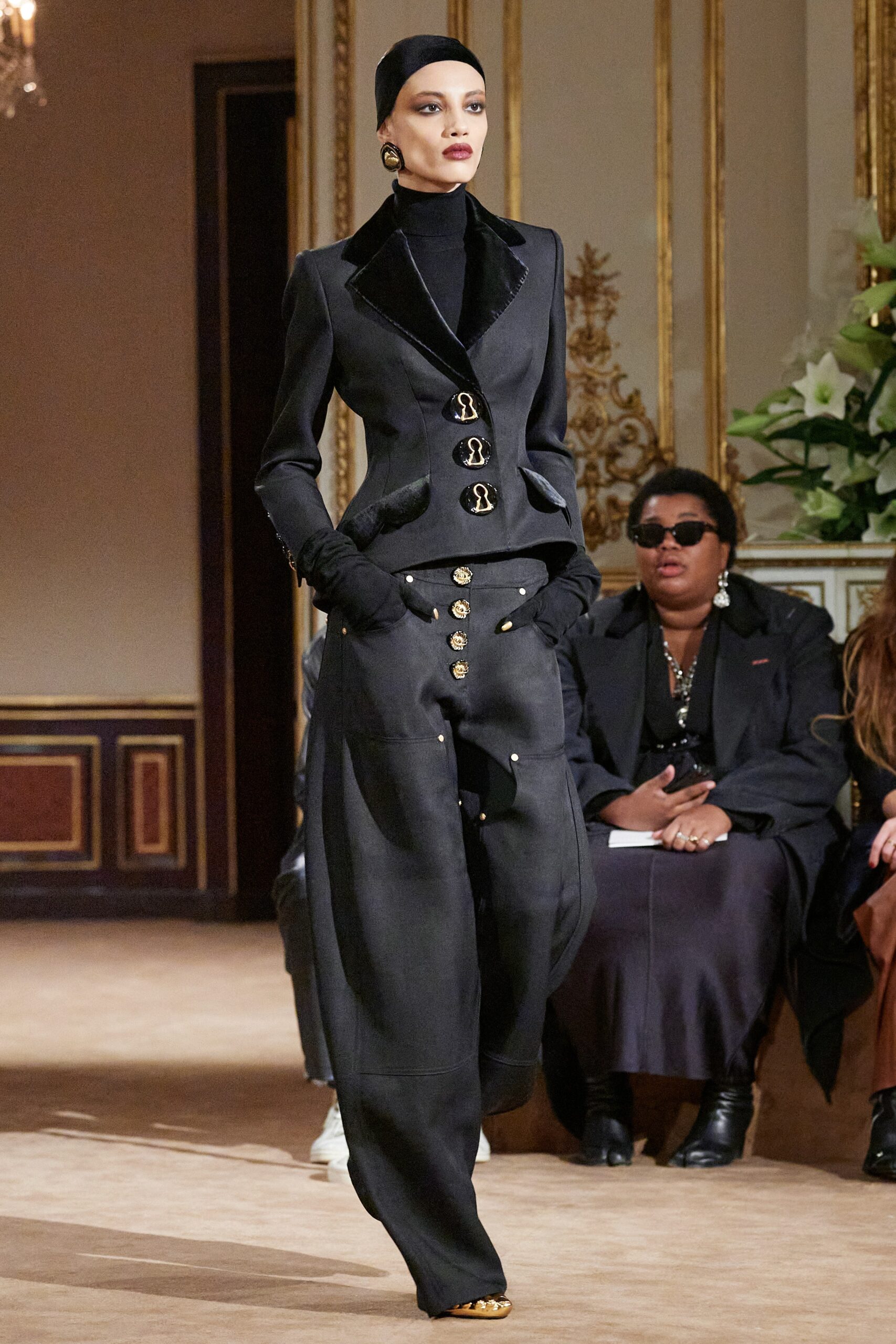 Schiaparelli F/W 23 Look 5