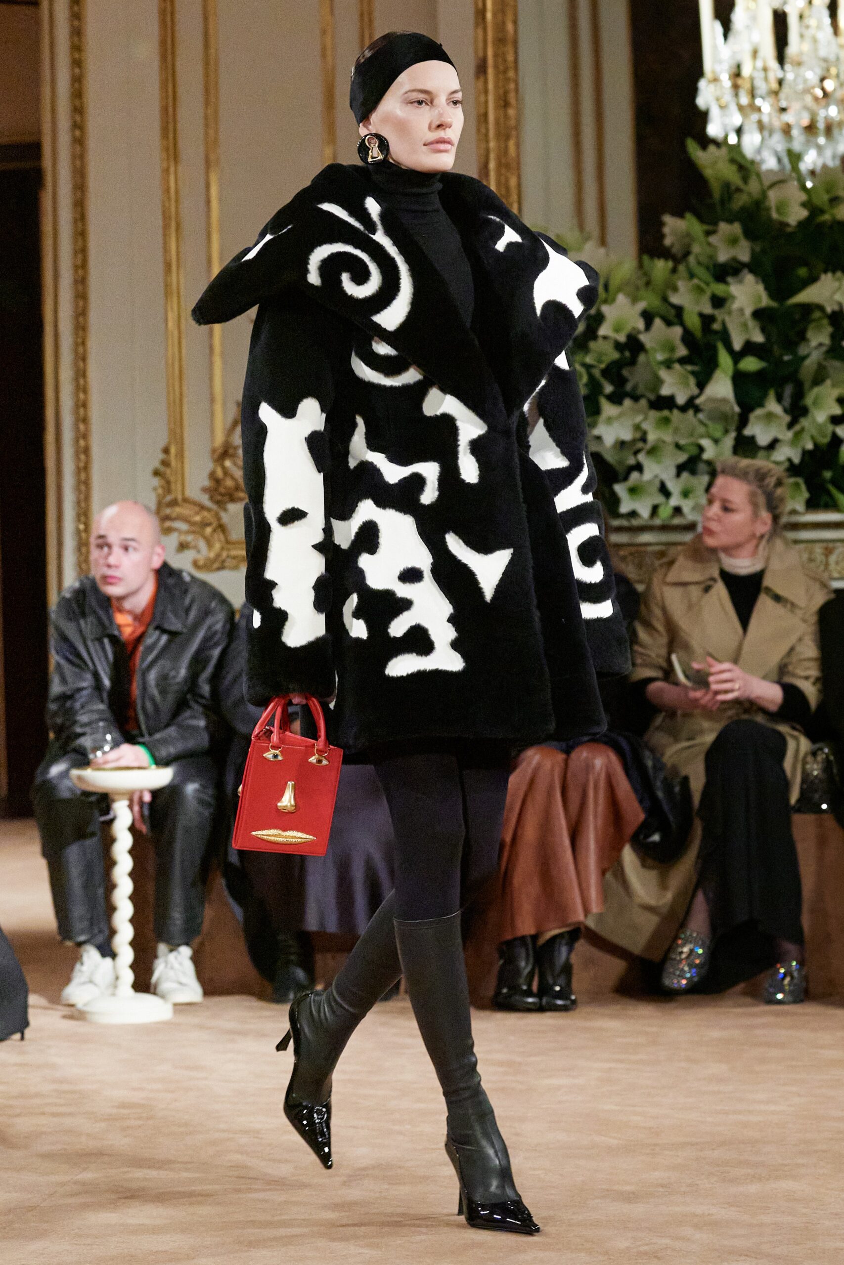Schiaparelli F/W 23 Look 6