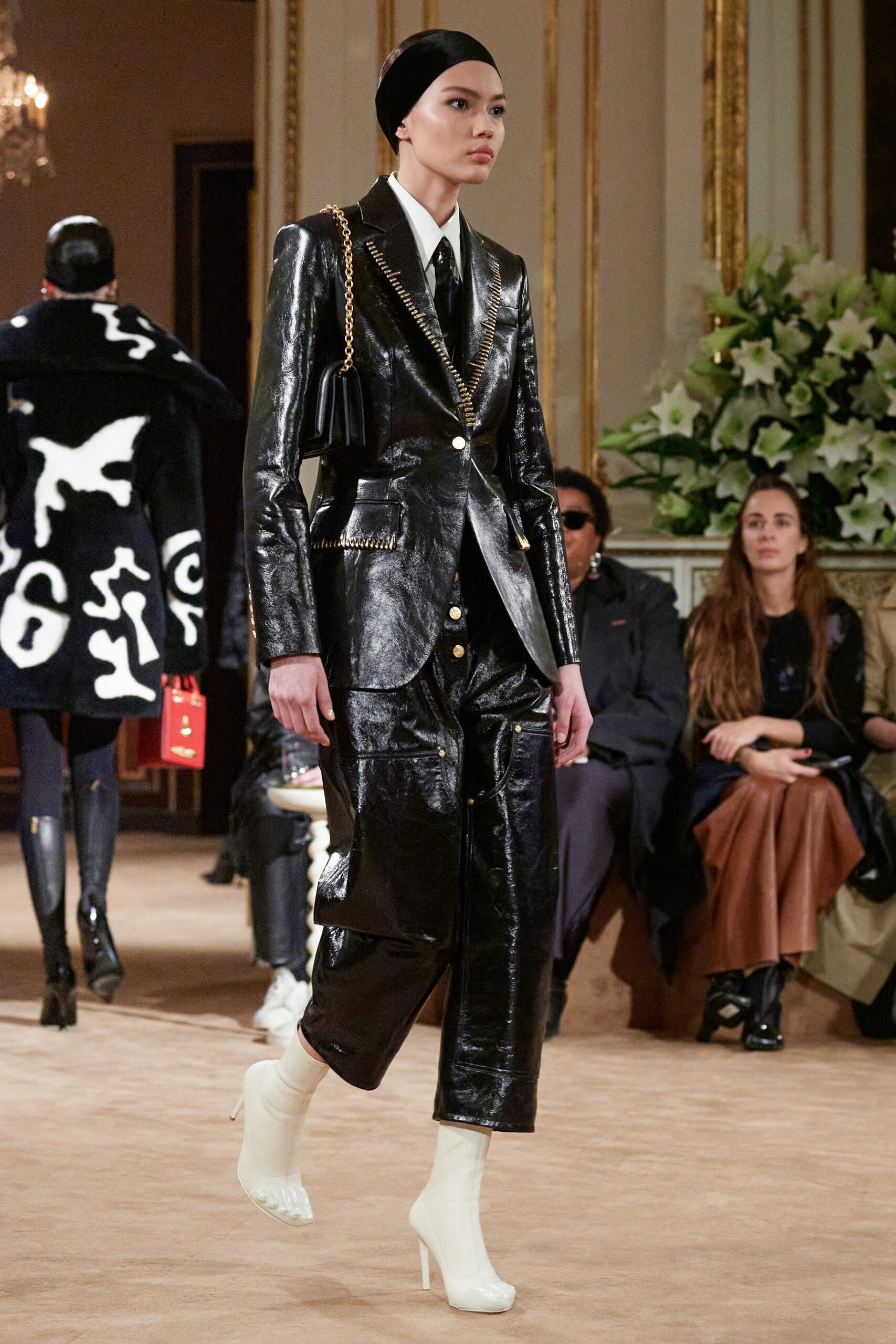 Schiaparelli F/W 23 Look 7