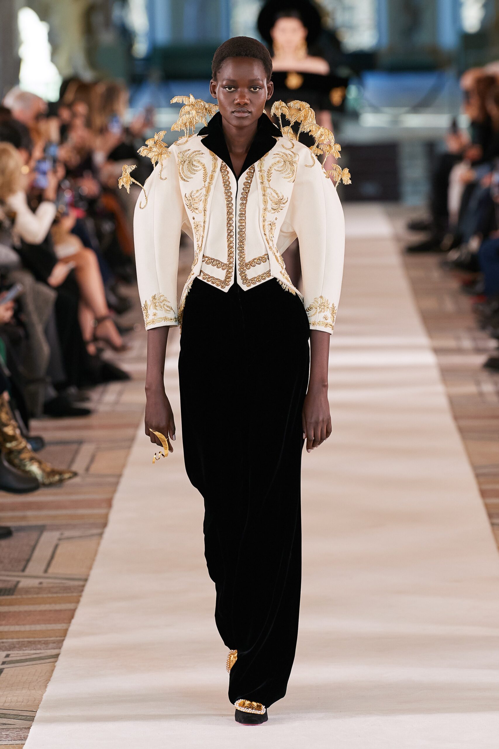 Schiaparelli S/S 22 Couture Look 8
