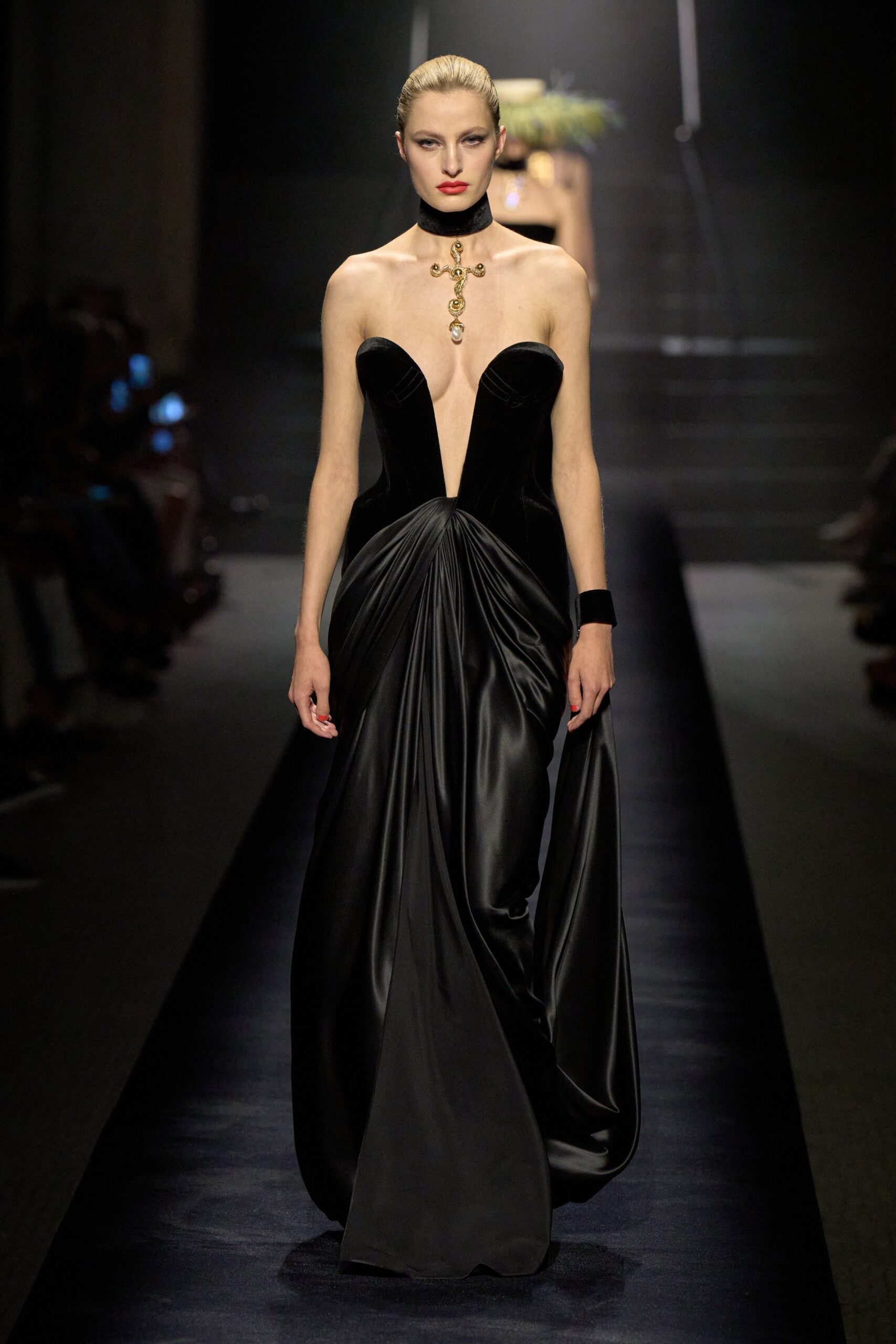 Schiaparelli F/W 22 Couture Look 9