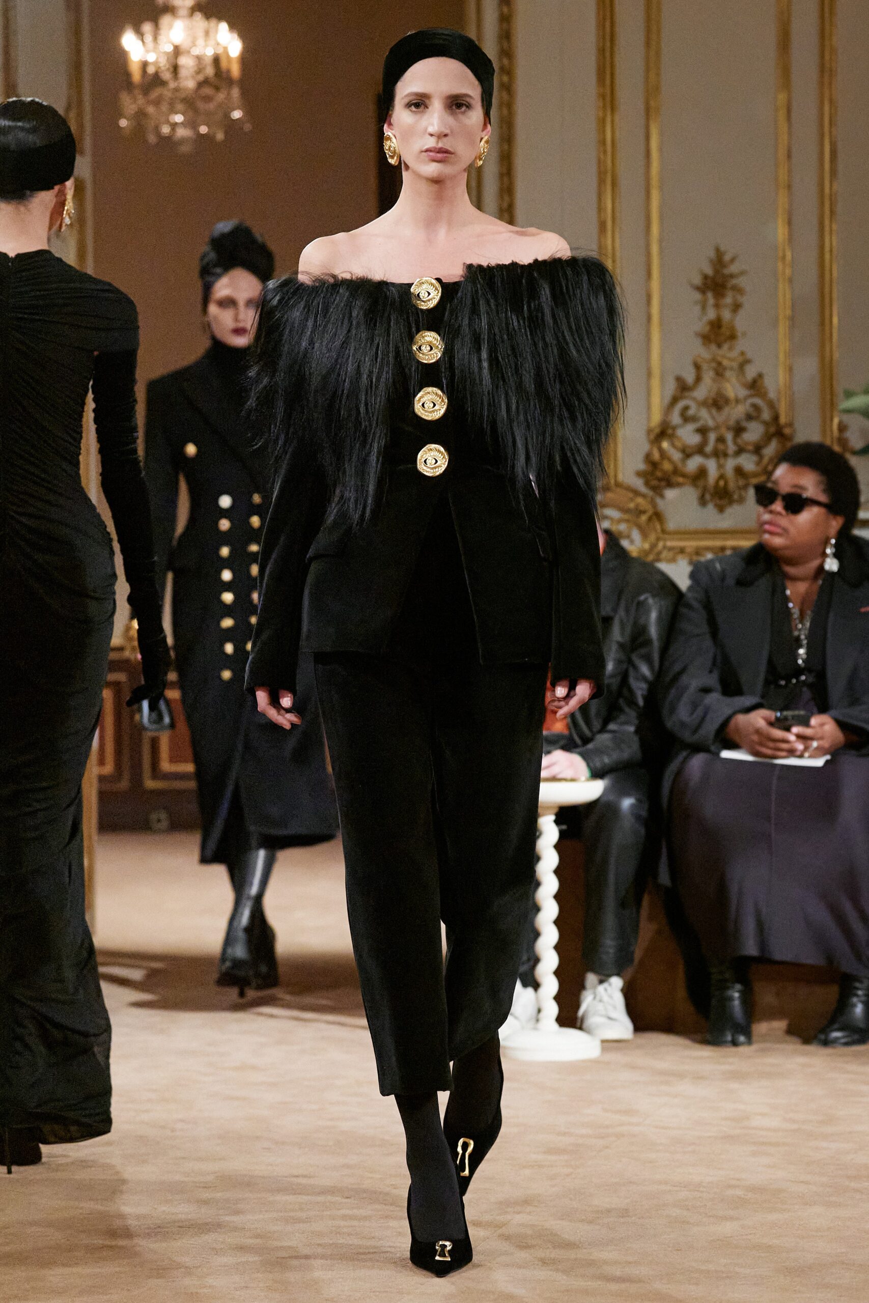 Schiaparelli F/W 23 Look 10