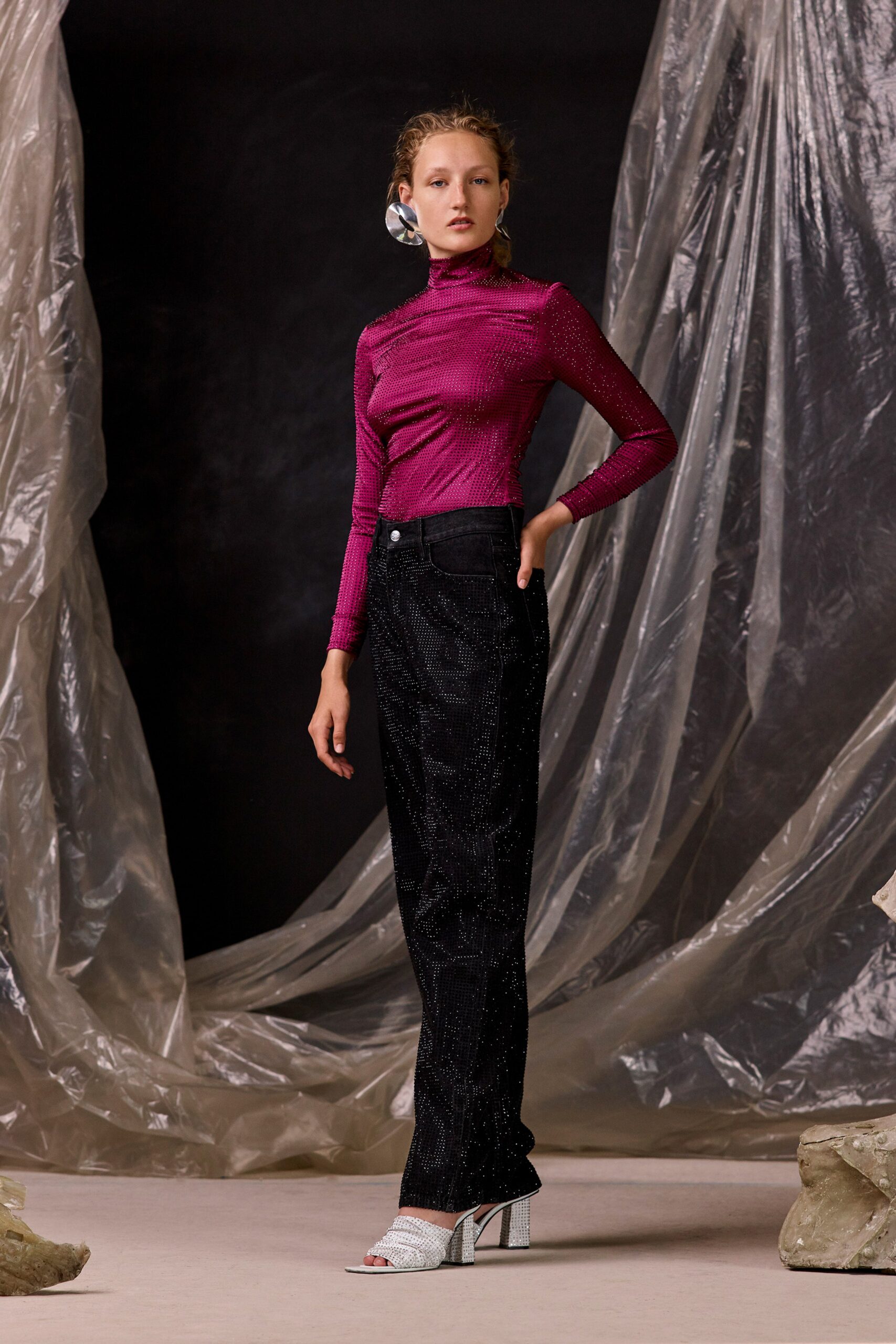 Solace London Resort 20 Look 12
