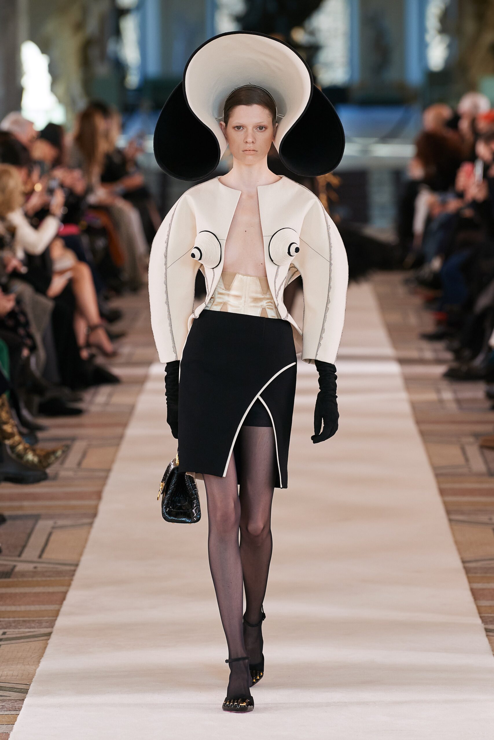 Schiaparelli S/S 22 Couture Look 14
