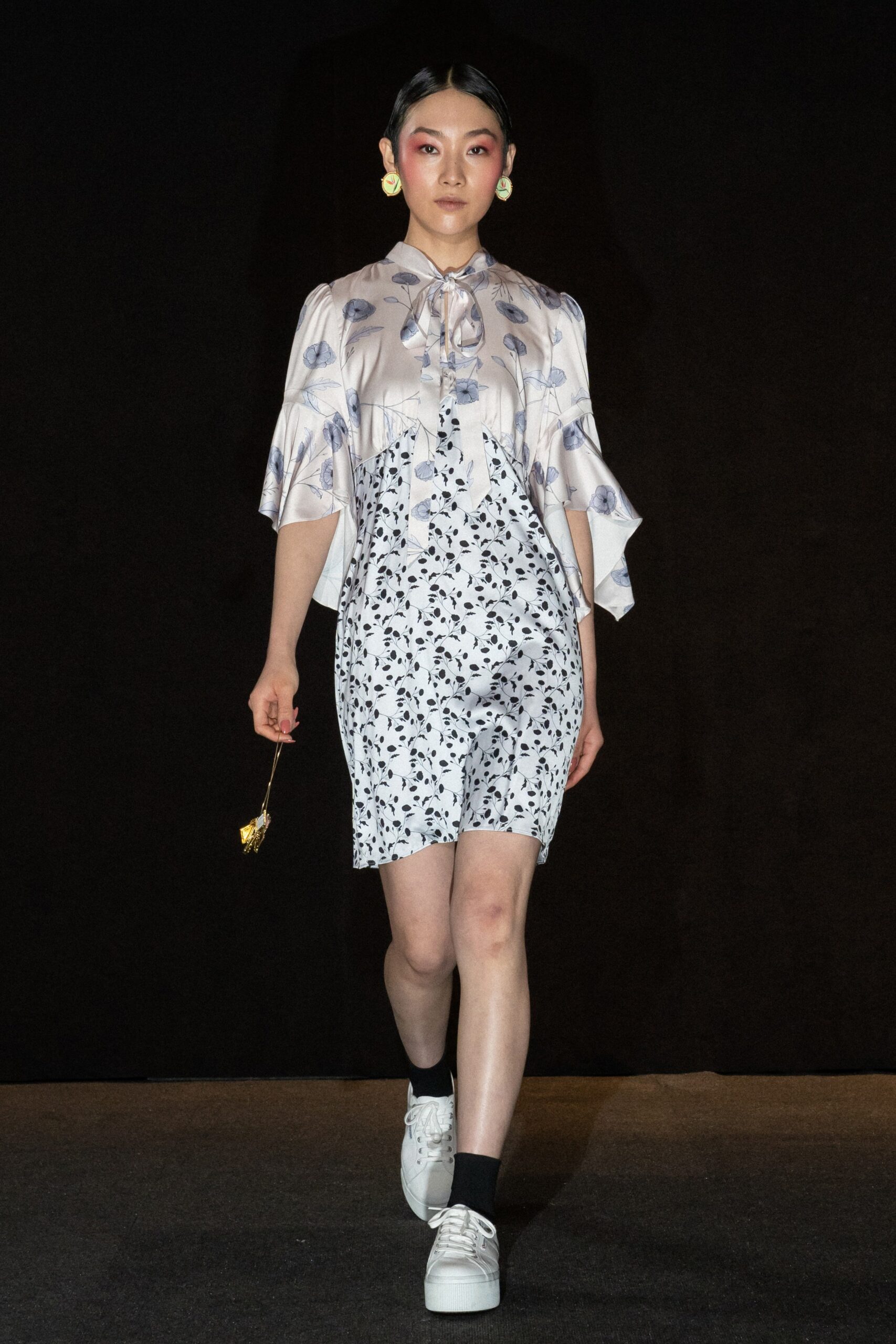 Snow Xue Gao S/S 22 Look 14