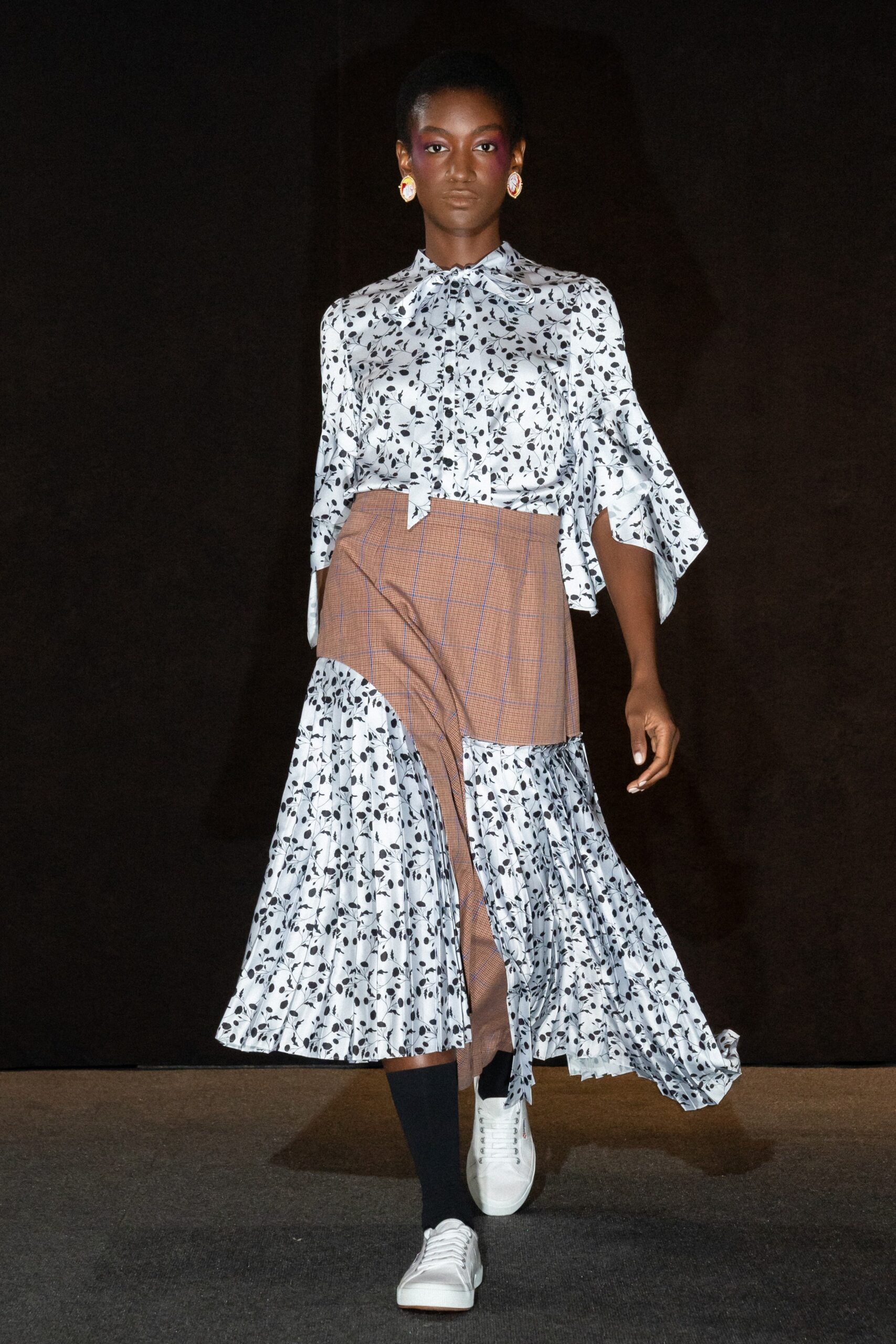 Snow Xue Gao S/S 22 Look 15