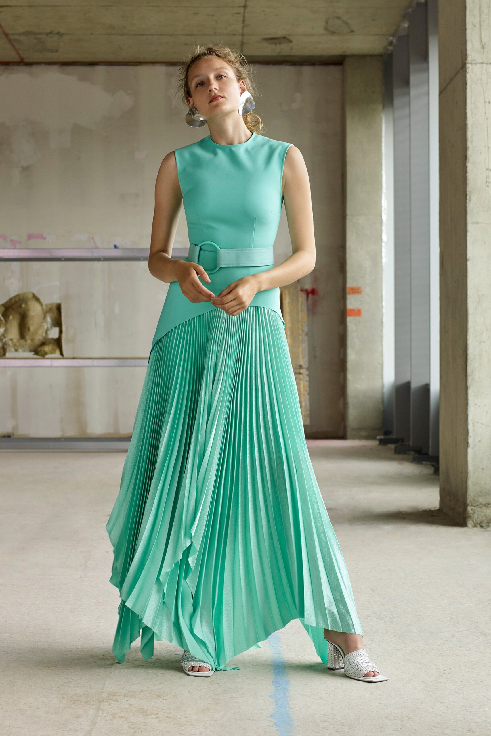 Solace London Resort 20 Look 15