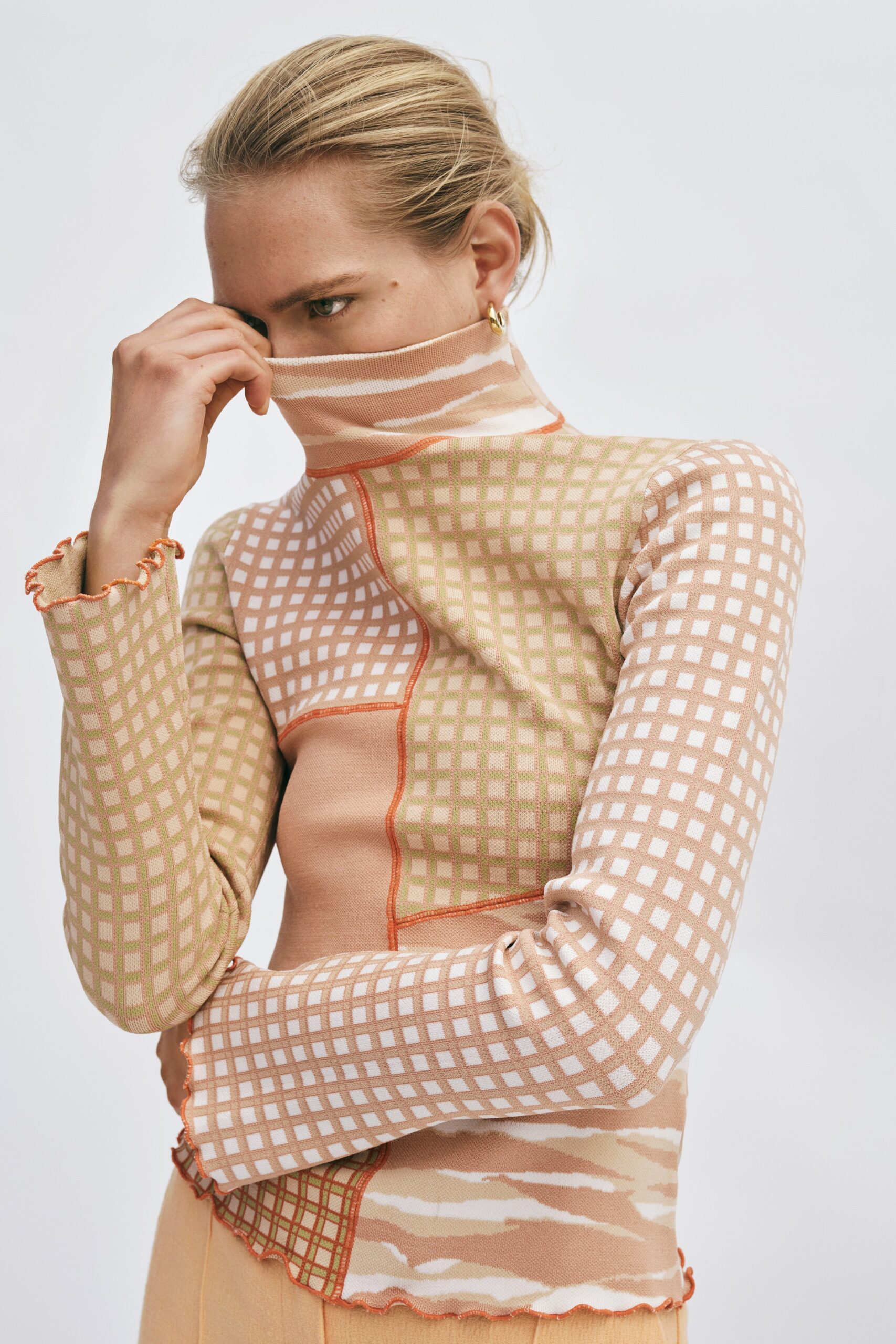Simkhai Resort 22 Look 13