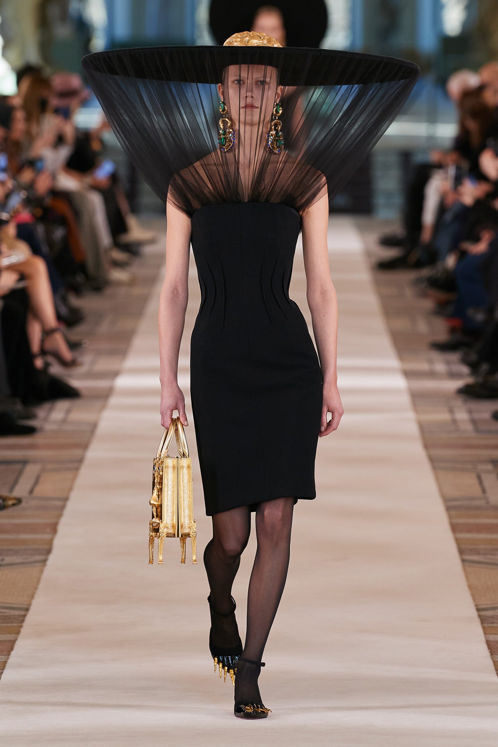Schiaparelli S/S 22 Couture Look 16
