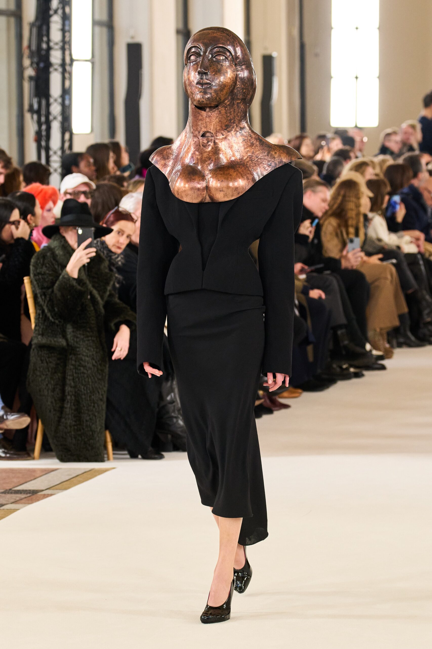 Schiaparelli S/S 23 Couture Look 16