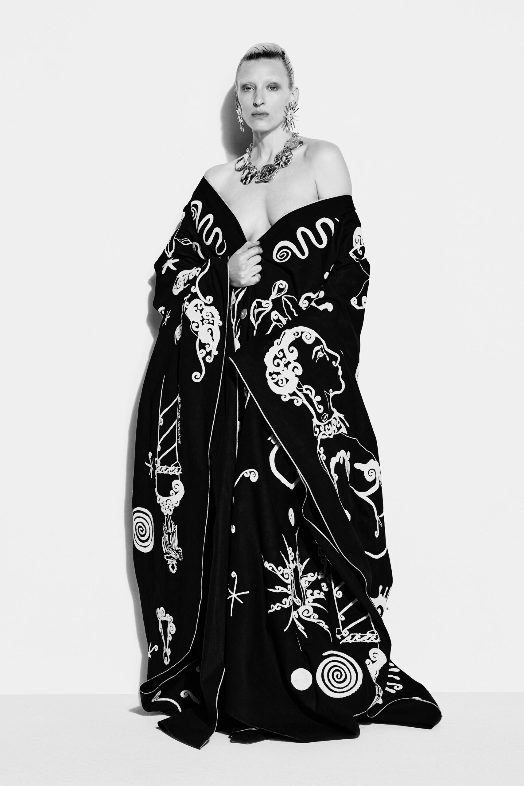 Schiaparelli F/W 22 Look 17