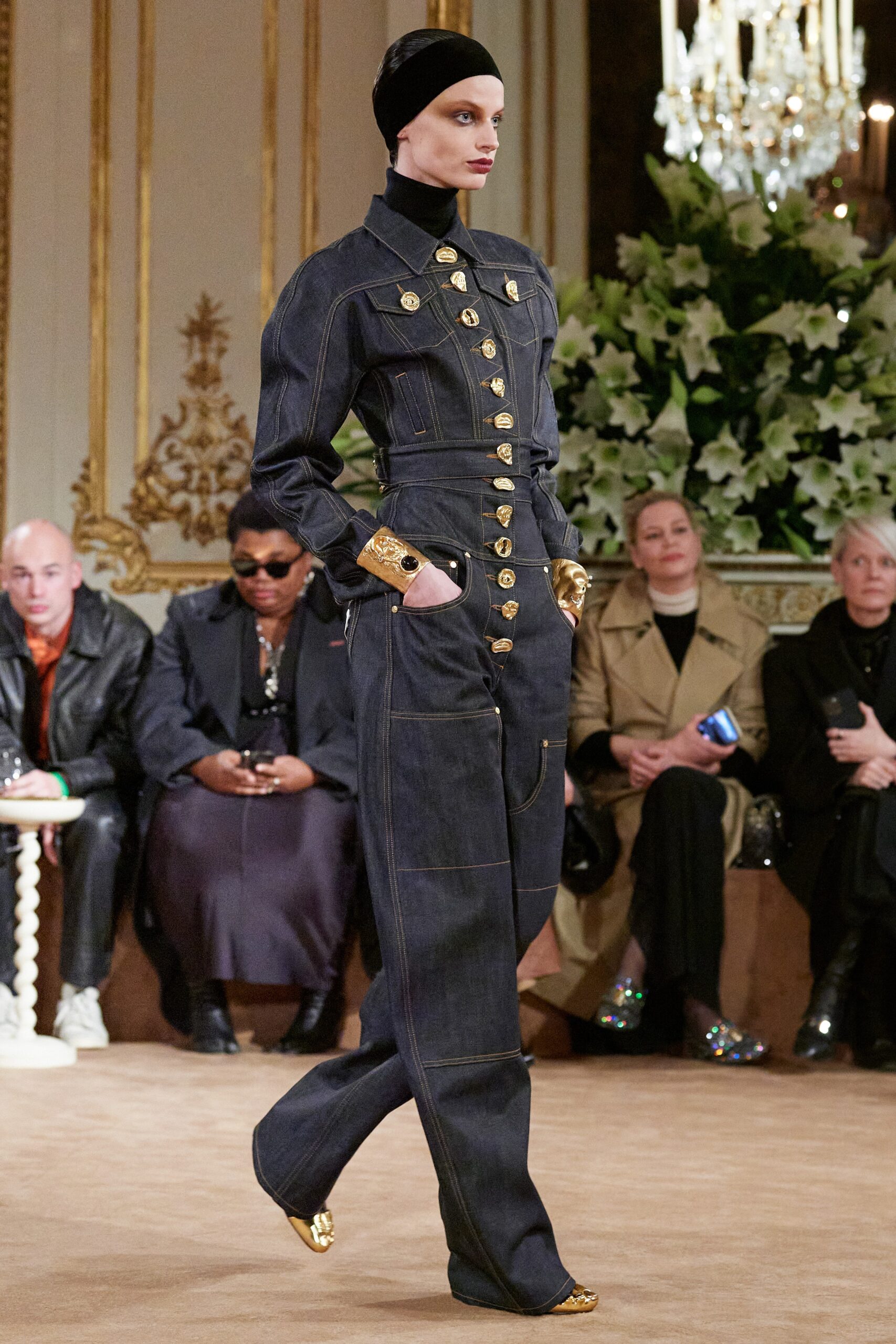Schiaparelli F/W 23 Look 17