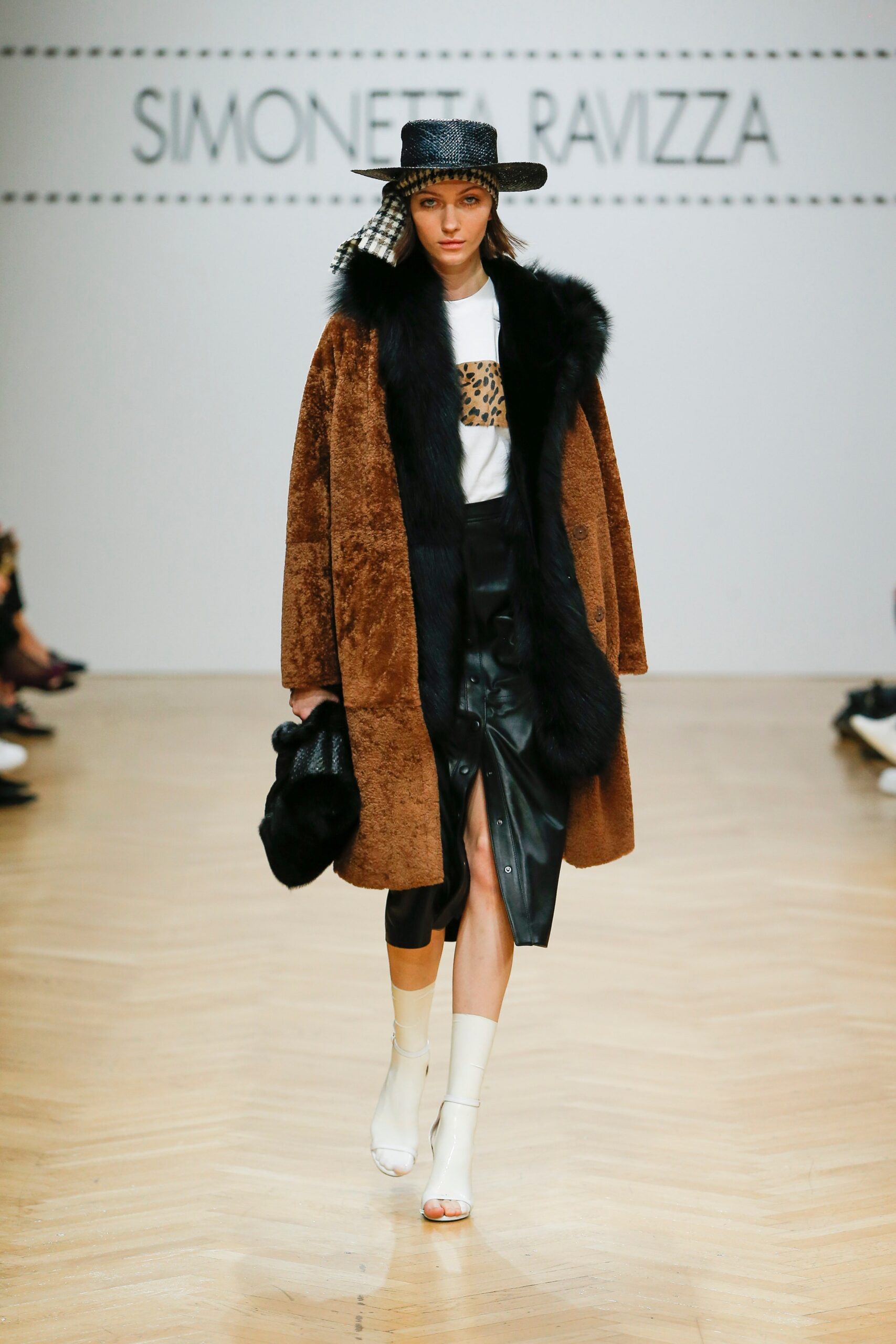 Simonetta Ravizza F/W 19 Look 17