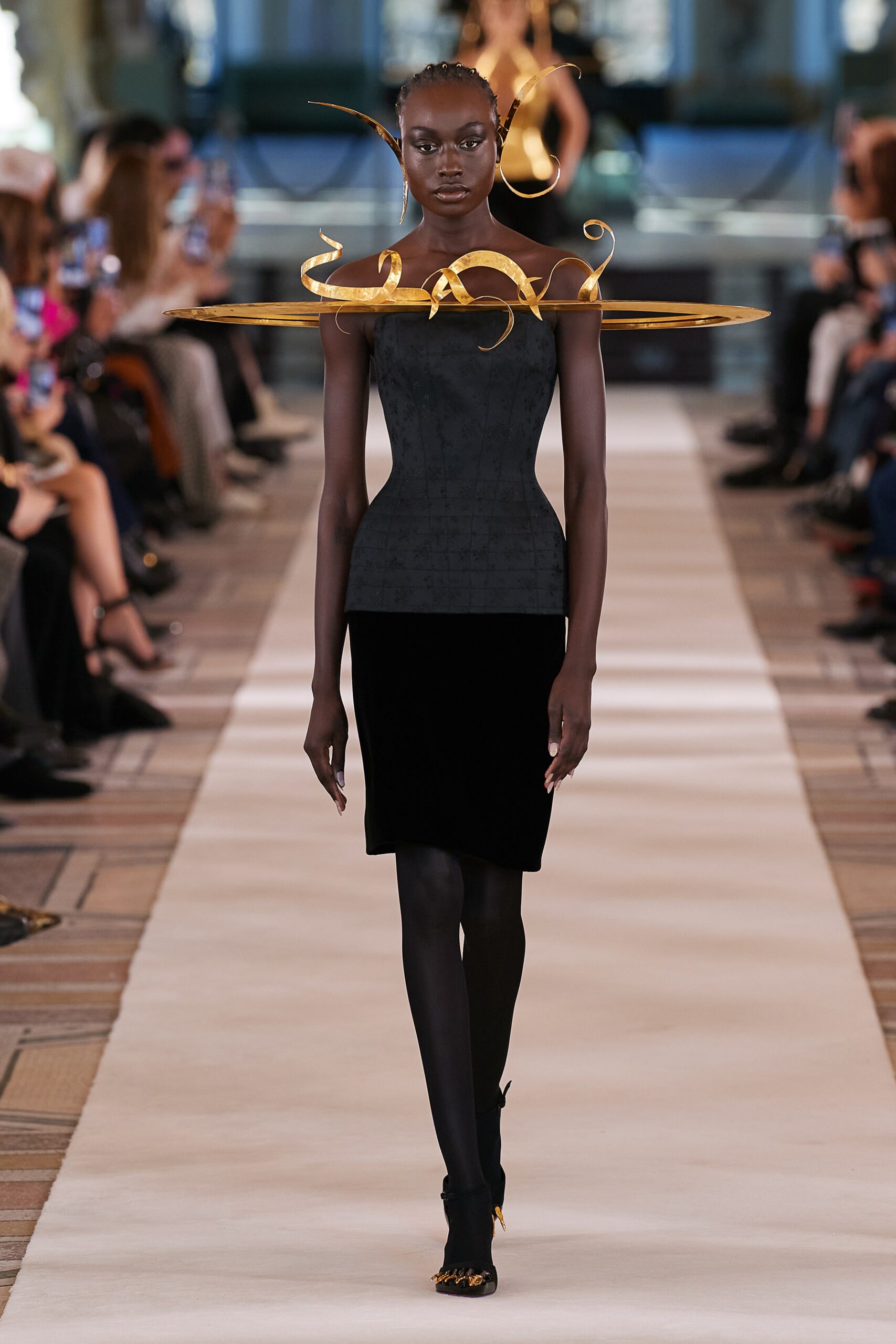 Schiaparelli S/S 22 Couture Look 18