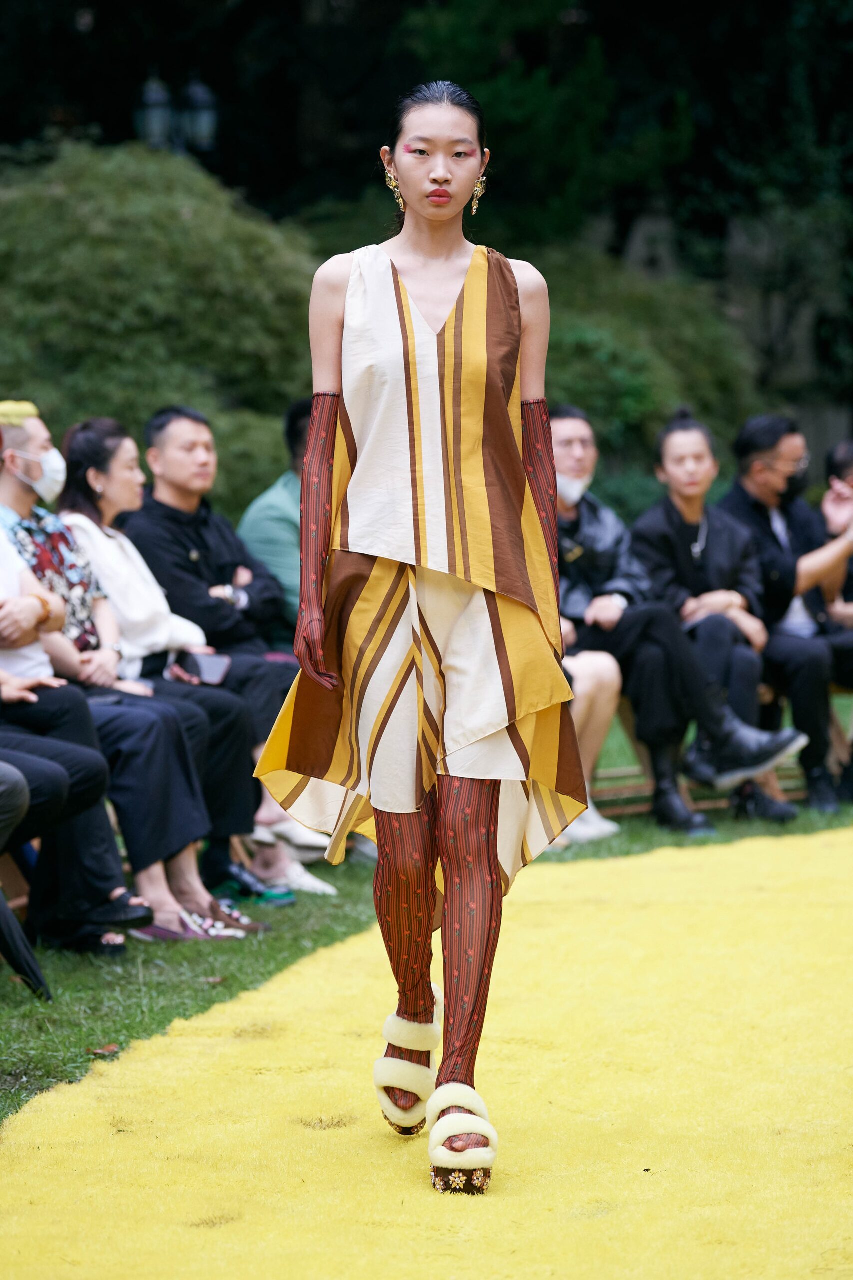 Shuting Qiu Shanghai S/S 22 Look 18