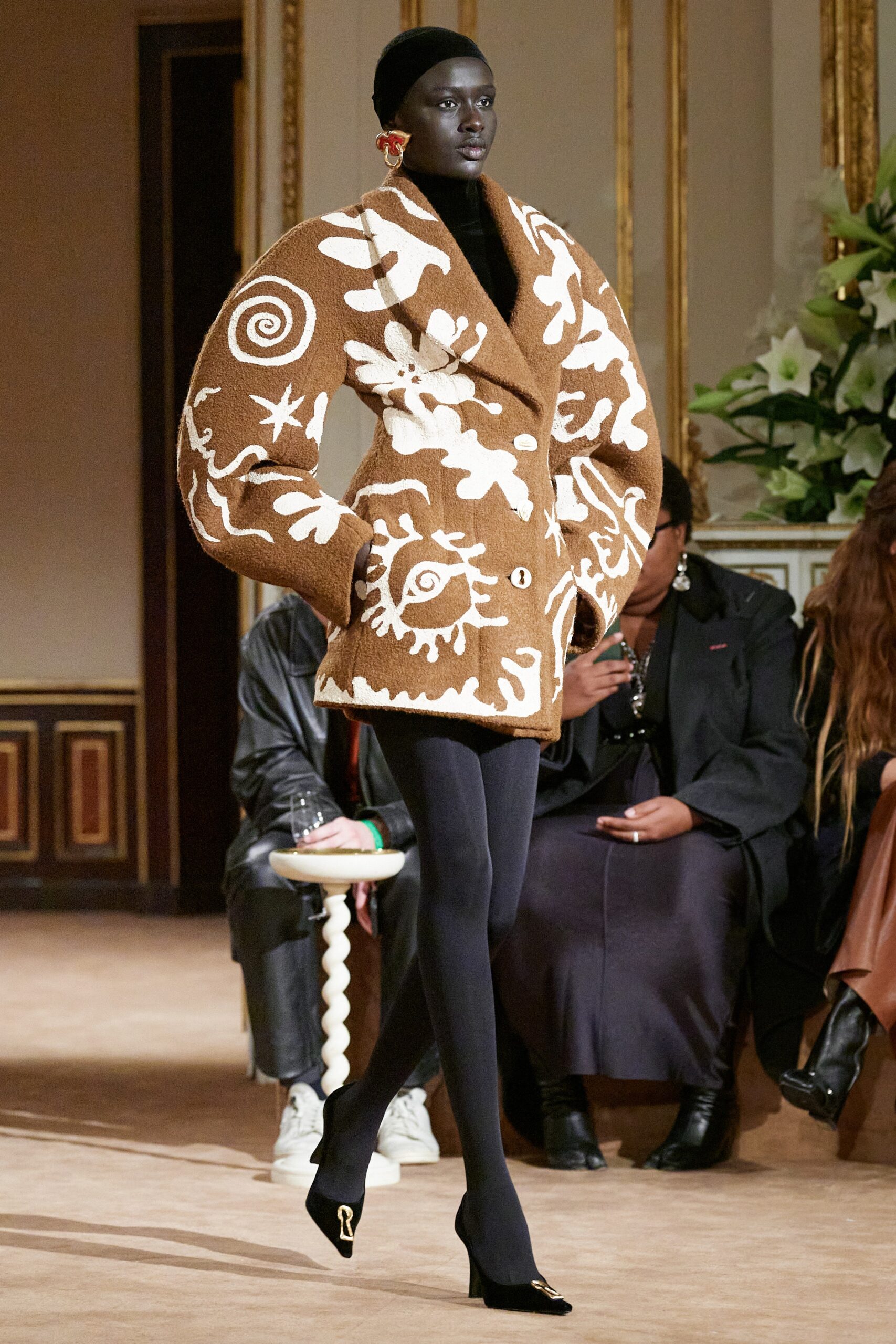 Schiaparelli F/W 23 Look 18