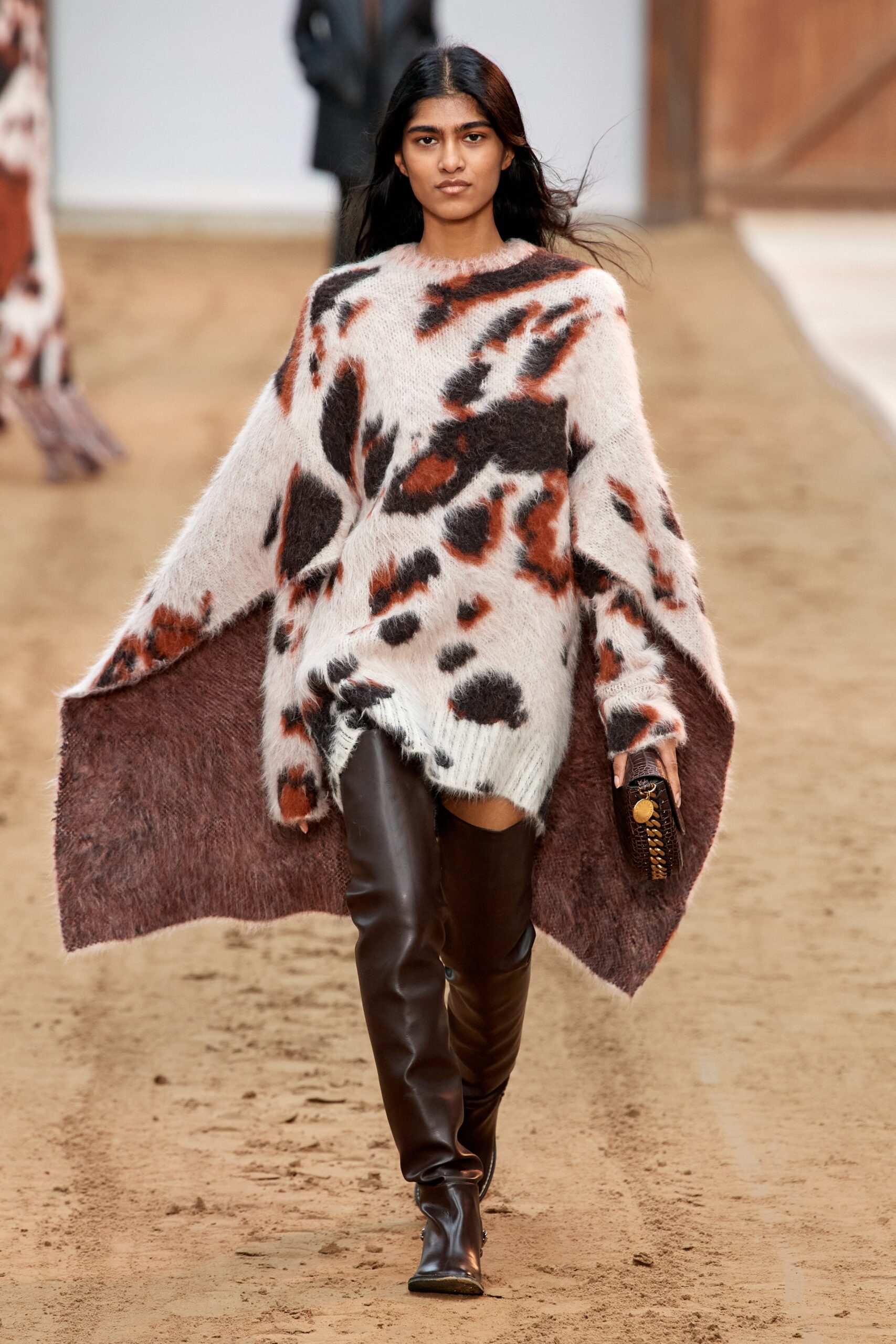 Stella McCartney F/W 23 Look 18