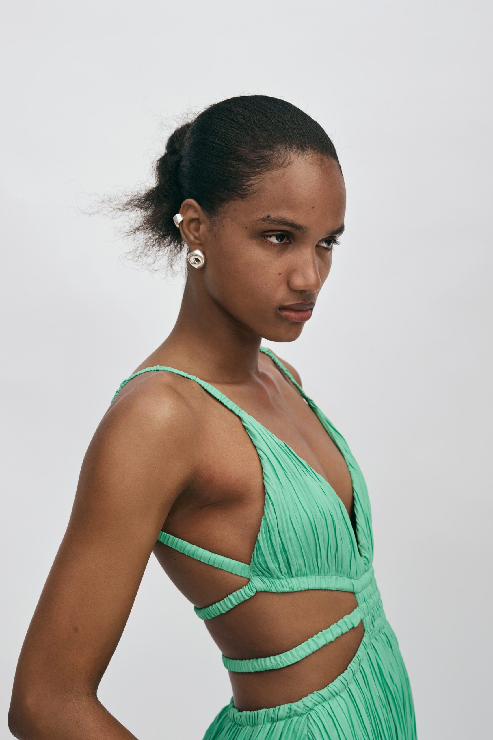 Simkhai Resort 22 Look 16