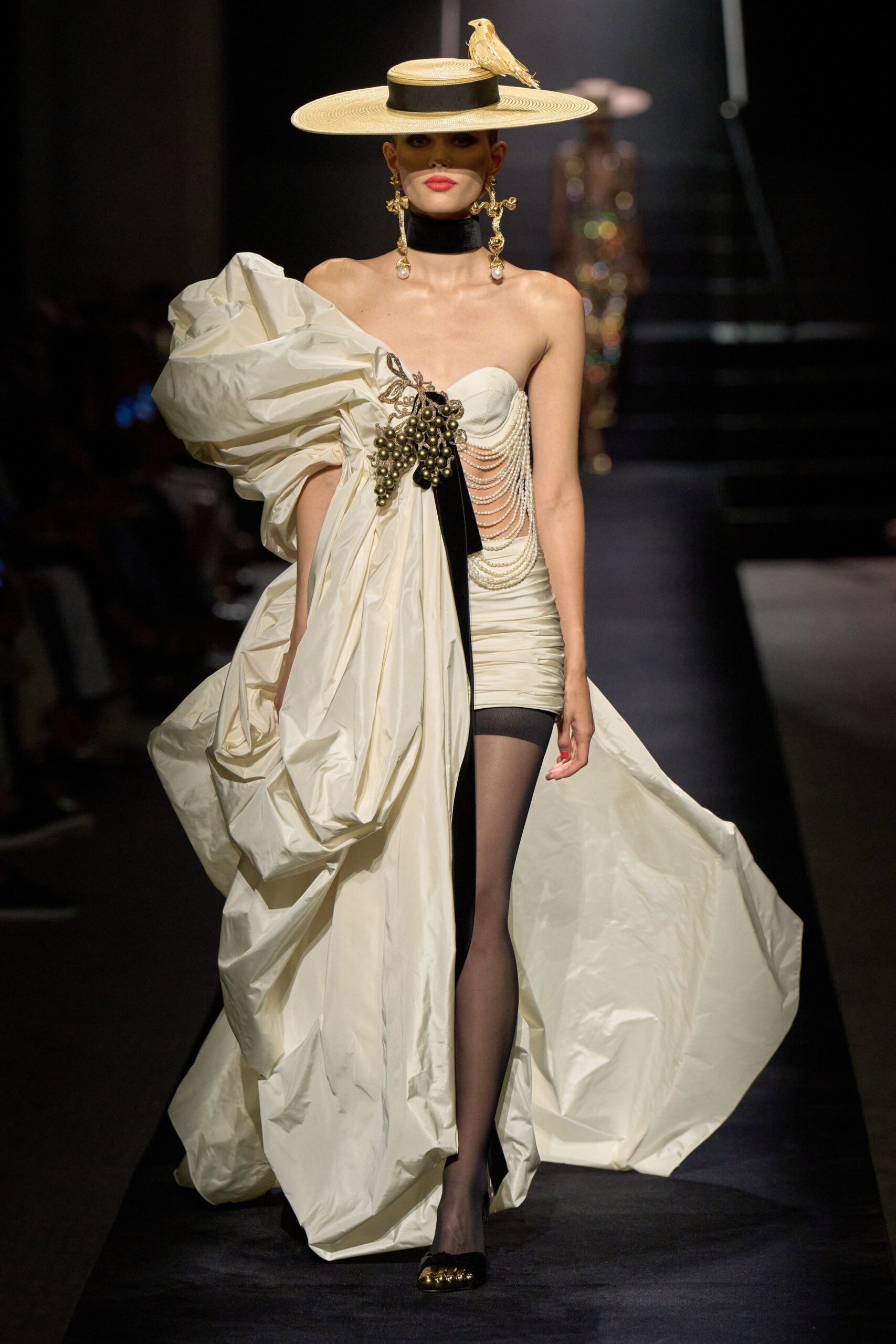 Schiaparelli F/W 22 Couture Look 19