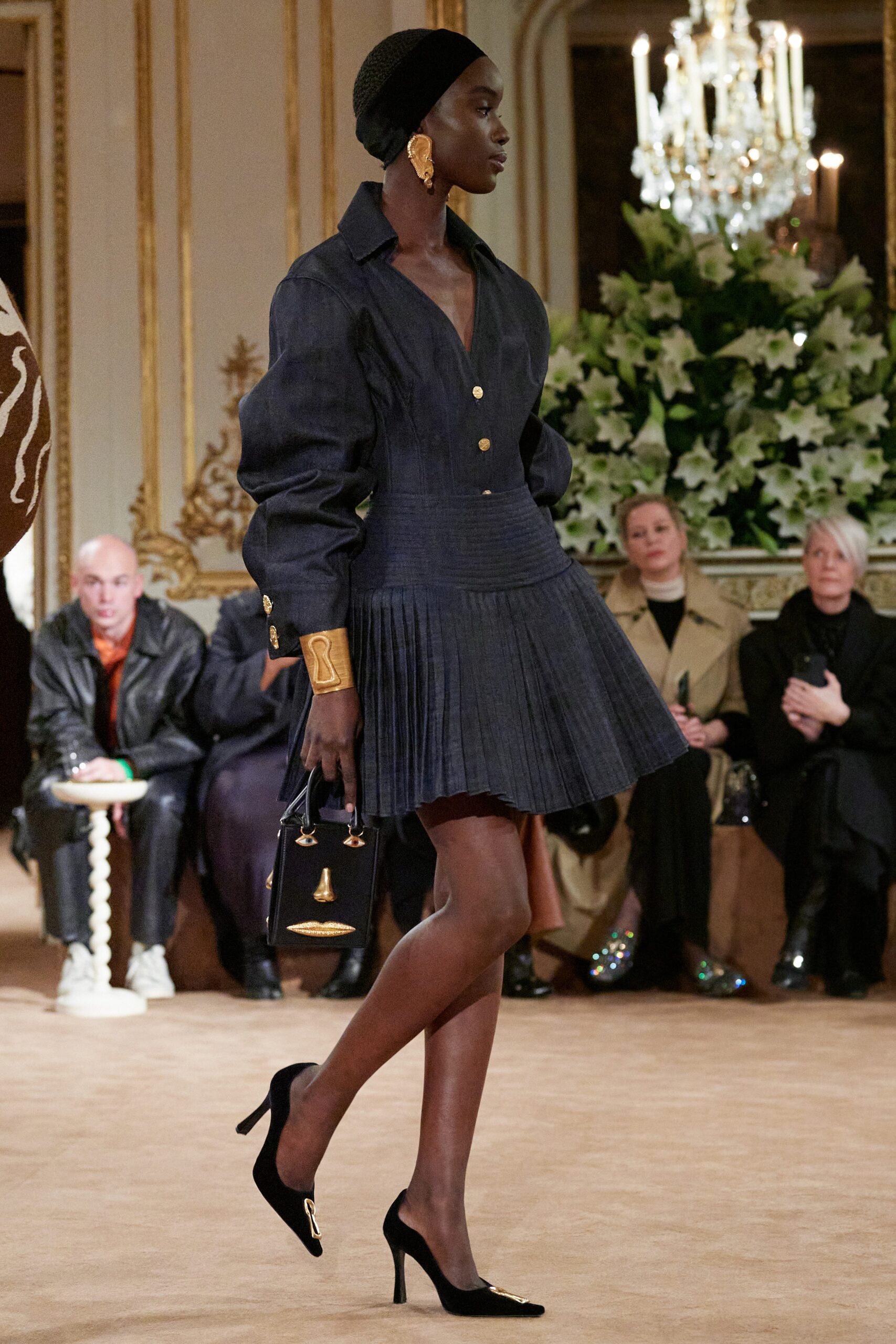 Schiaparelli F/W 23 Look 19