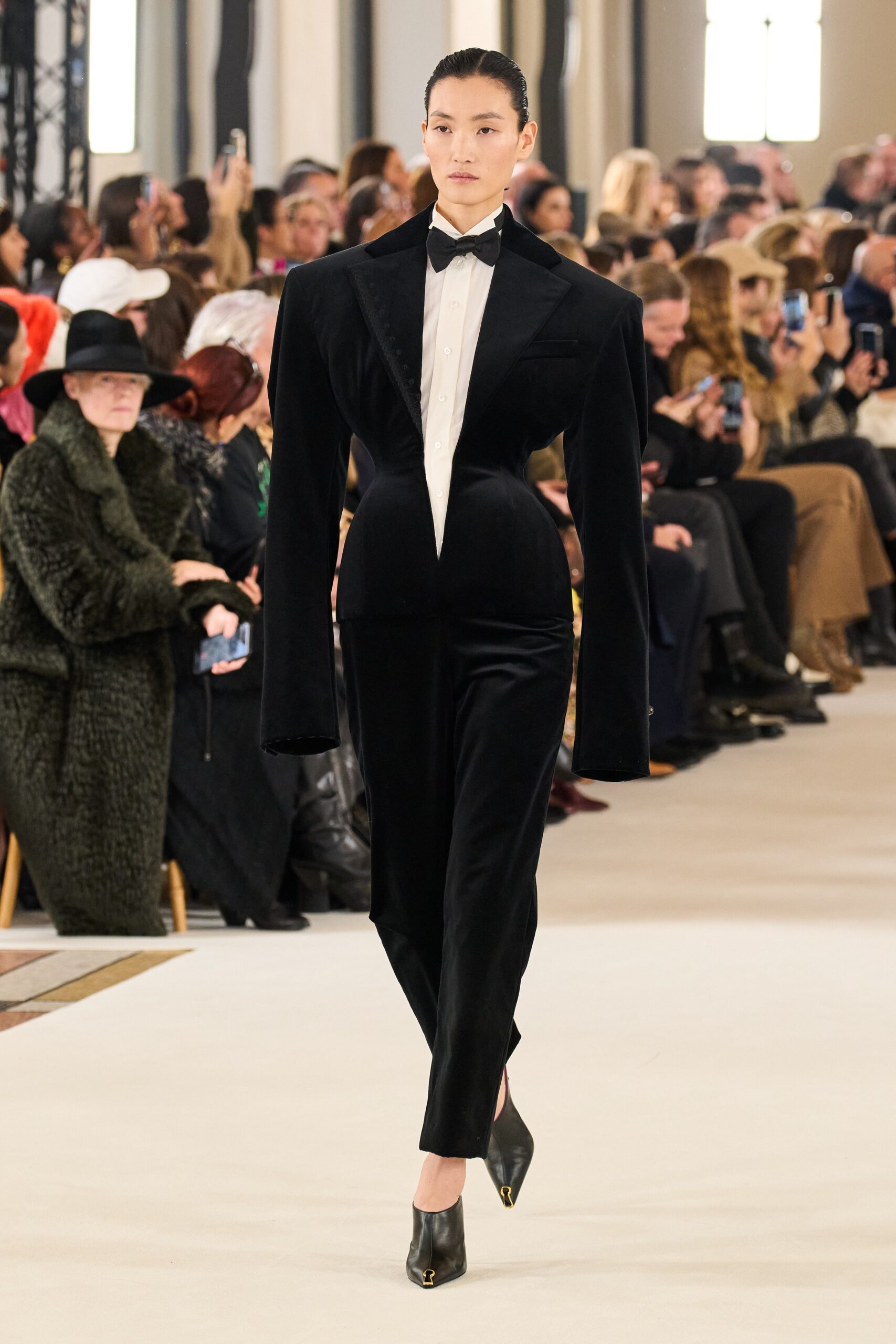 Schiaparelli S/S 23 Couture Look 20