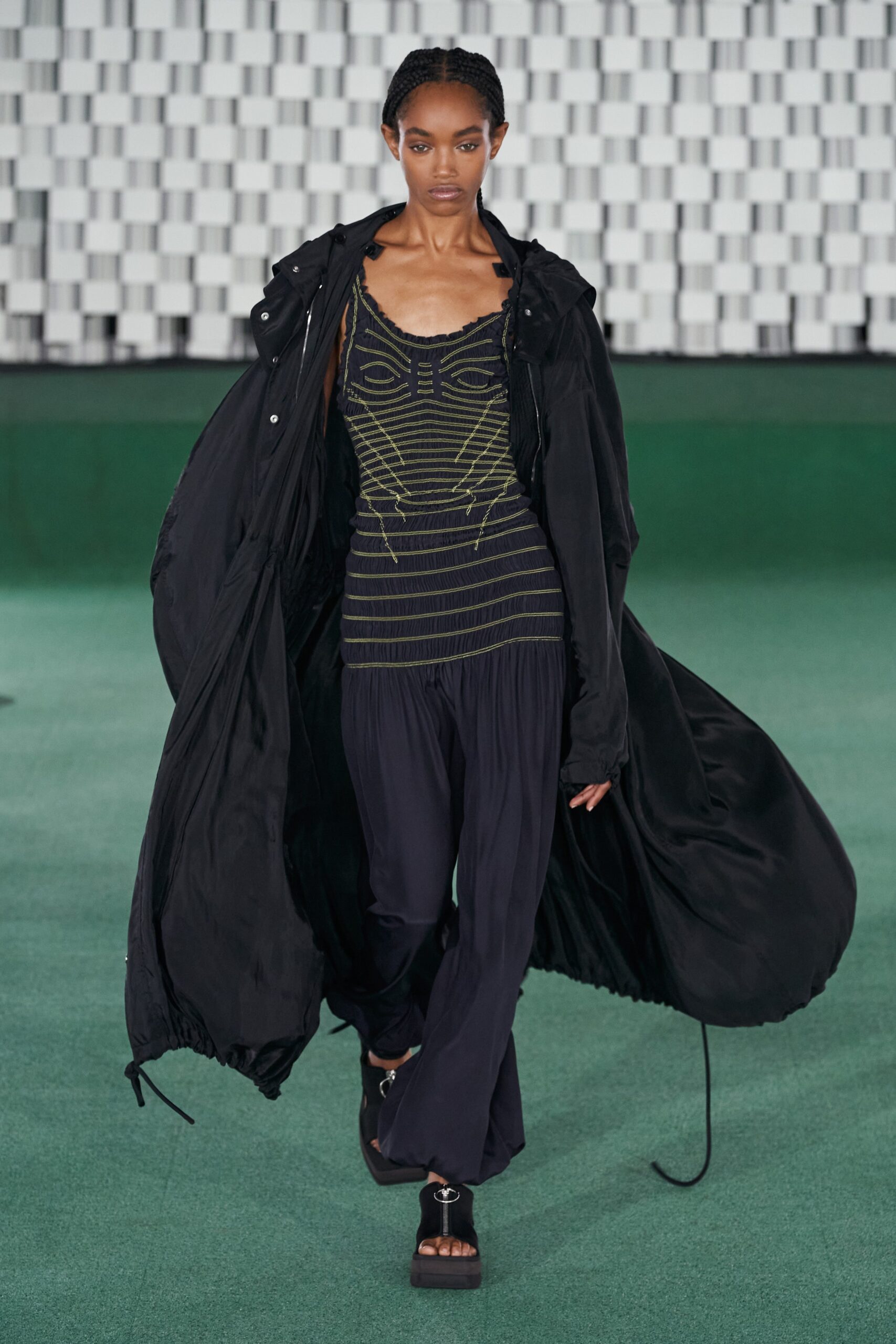 Stella McCartney S/S 22 Look 22