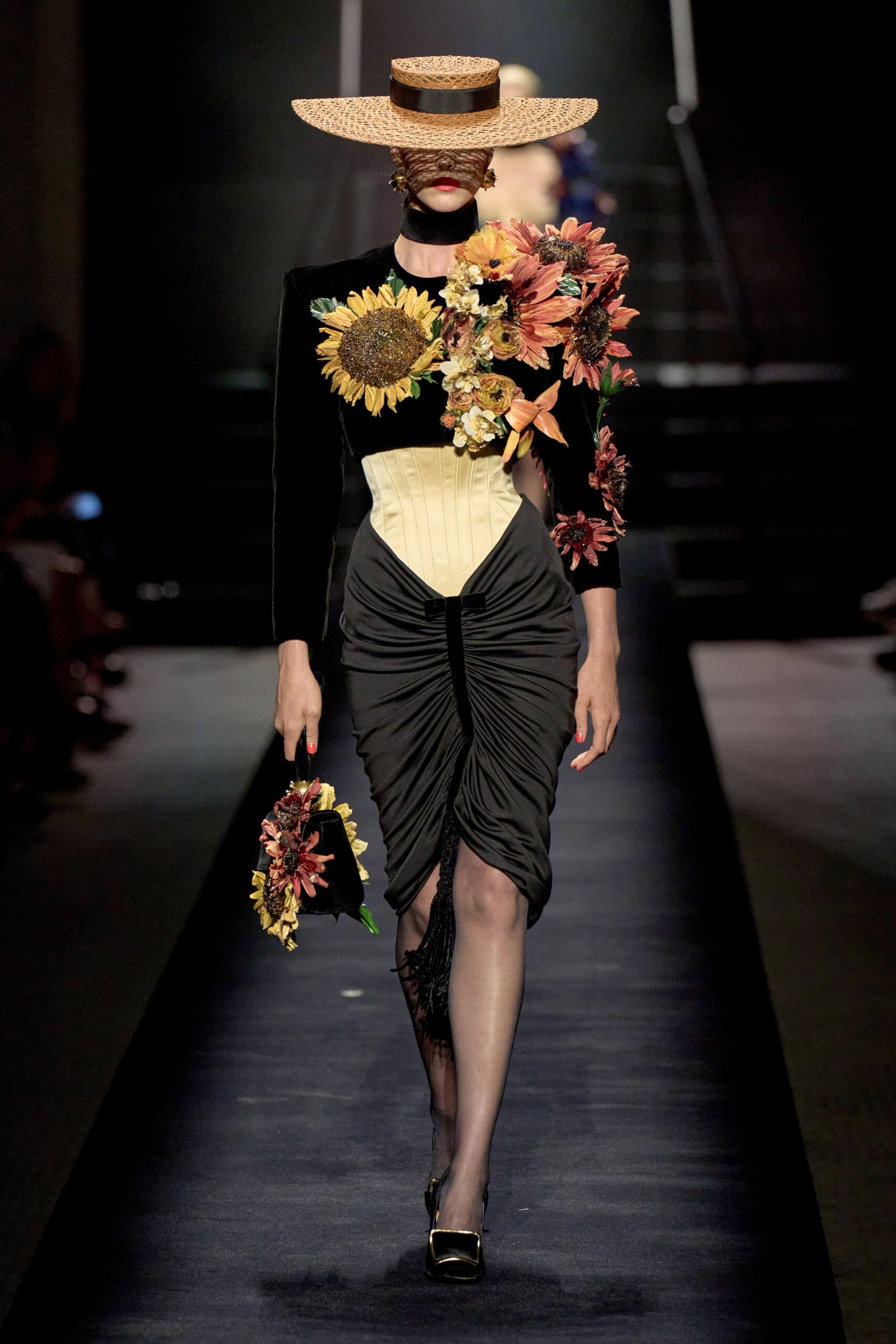 Schiaparelli F/W 22 Couture Look 23