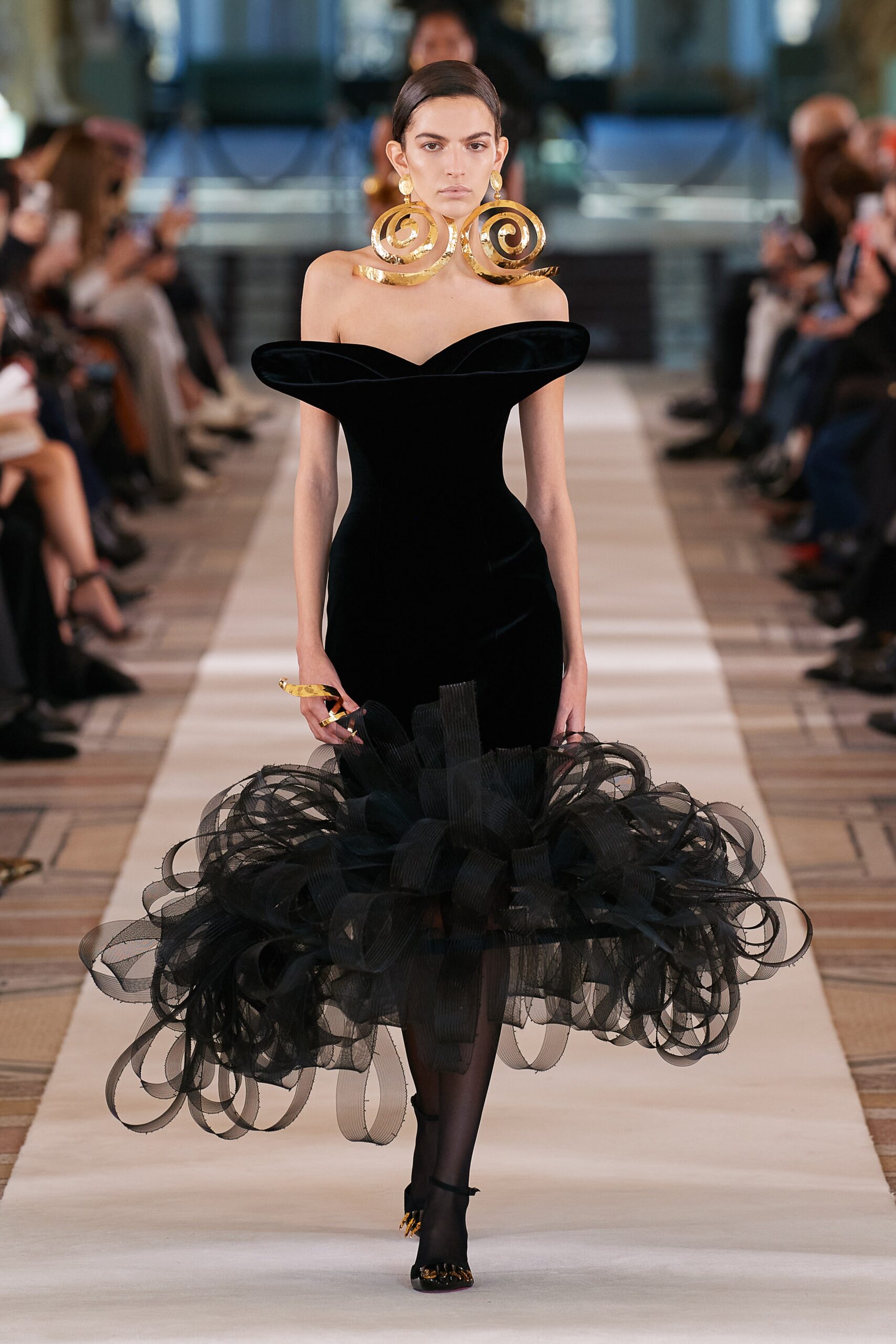 Schiaparelli S/S 22 Couture Look 25