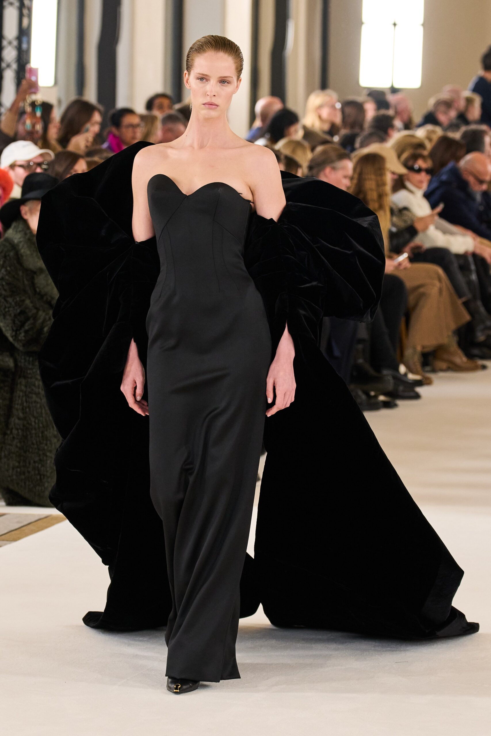 Schiaparelli S/S 23 Couture Look 25